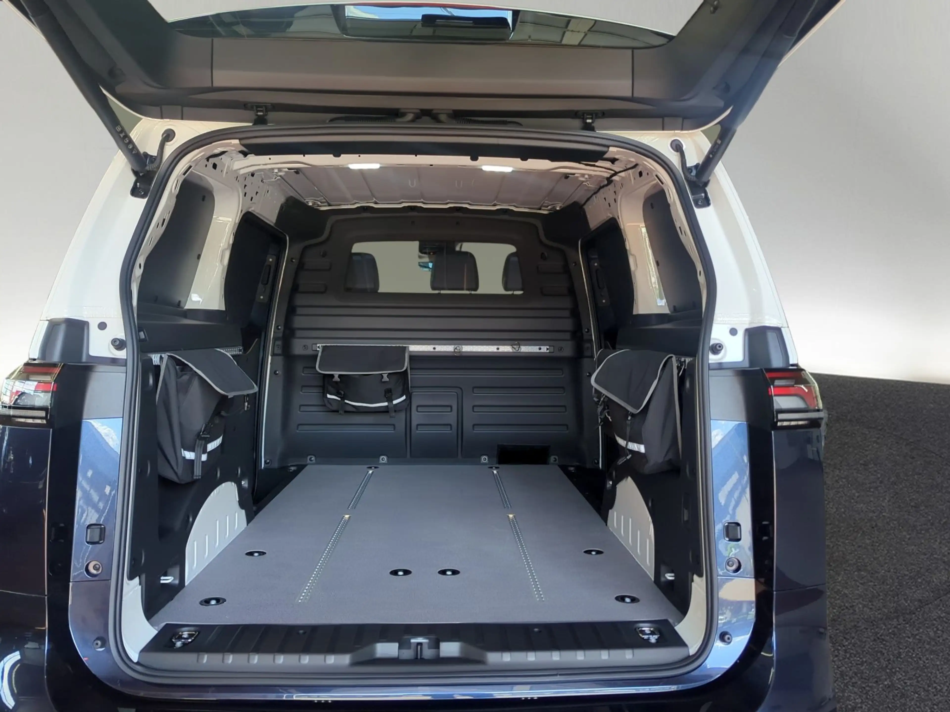Volkswagen ID. Buzz Cargo ID.Buzz Cargo Pro 4M 340 PS NEUPREIS 81695 EUR — photo 7