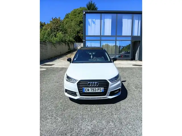 Audi A1 view 3