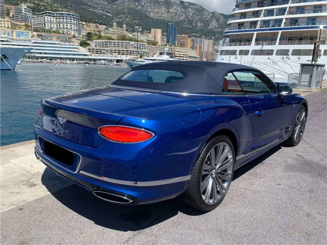Bentley Continental GTC 2021 — фото 12