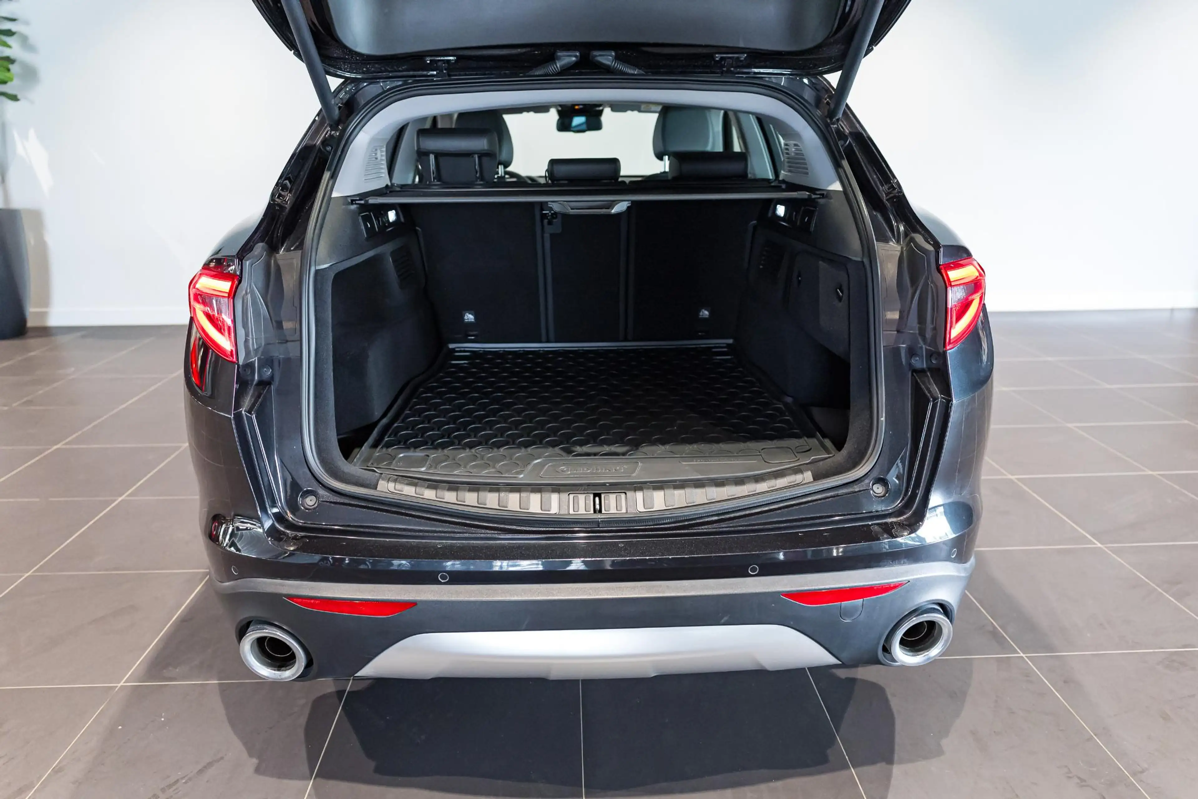 Alfa Romeo Stelvio 2.0 200 Super AWD — photo 14