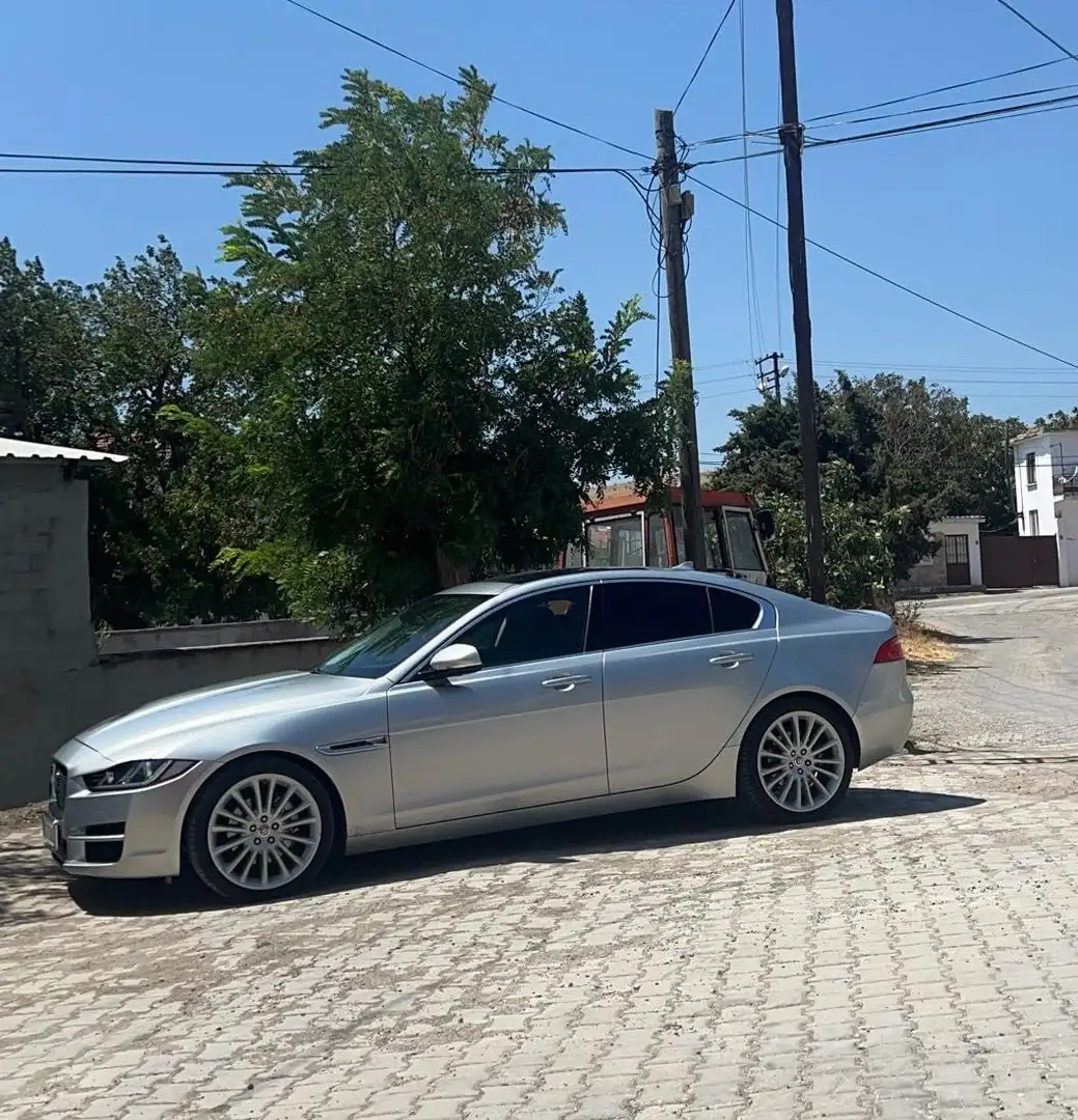 Jaguar XE 20d Aut. Portfolio - 2