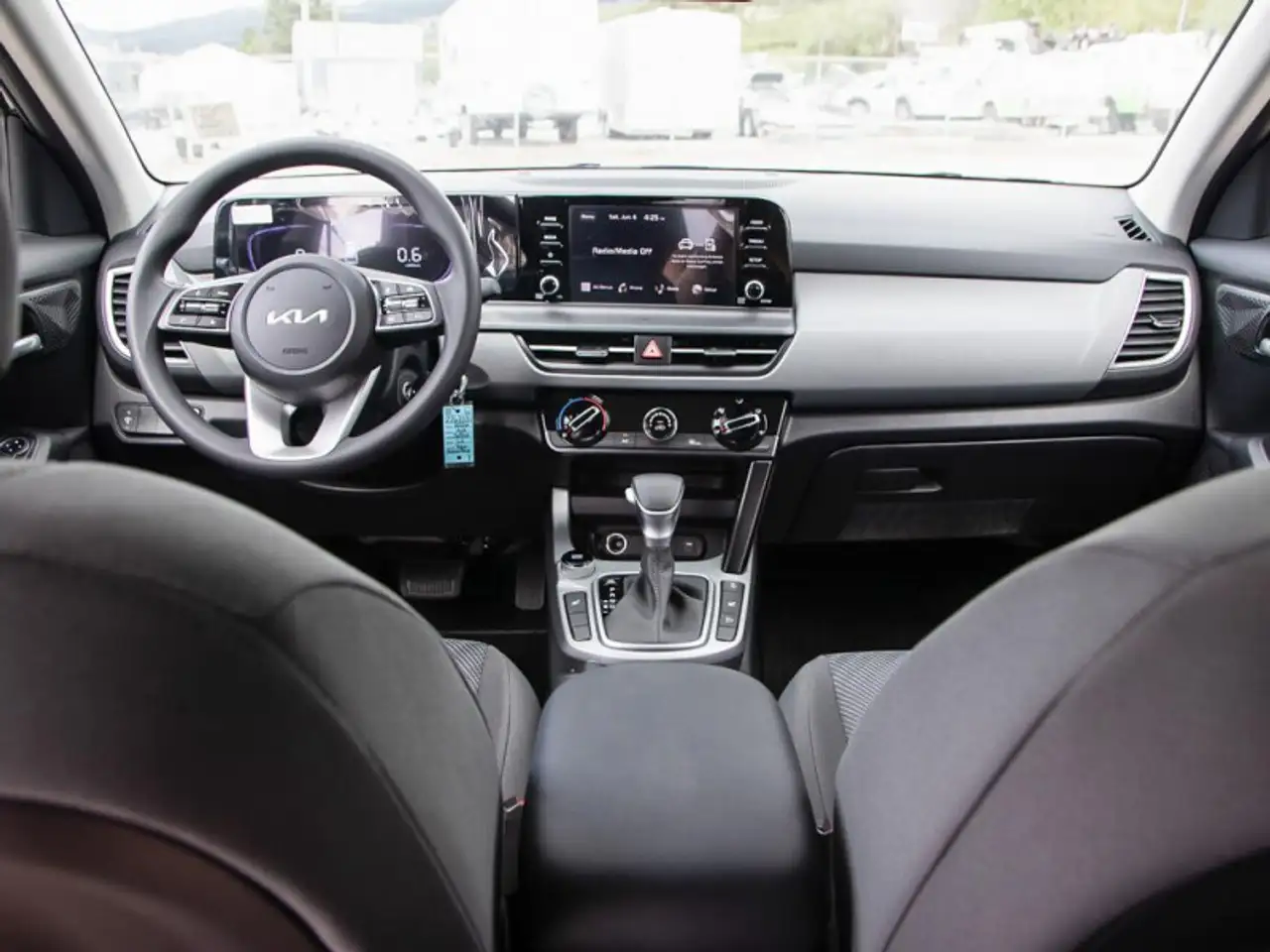 Kia Seltos photo Kia Seltos