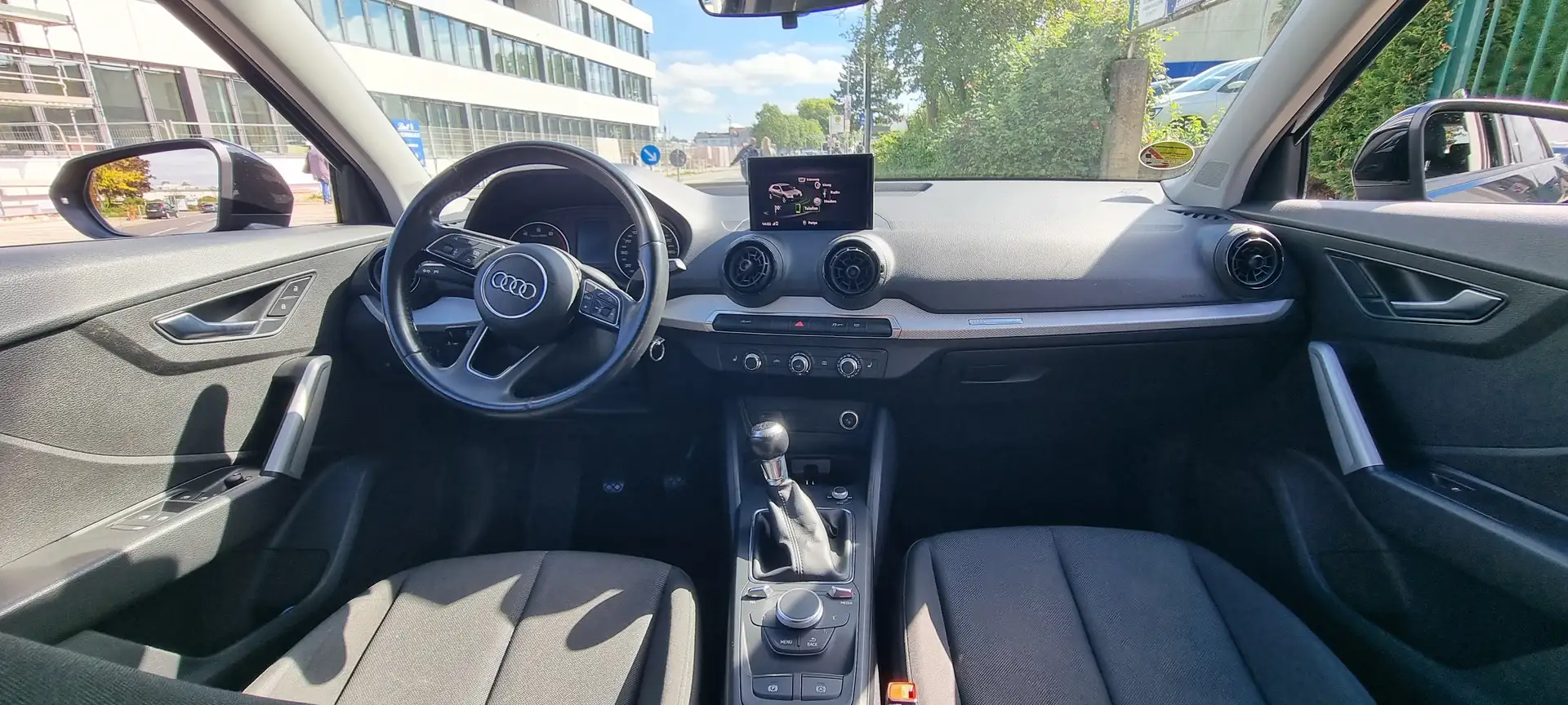 Audi Q2 Q2 1.0 TFSI ultra Schwarz - 2