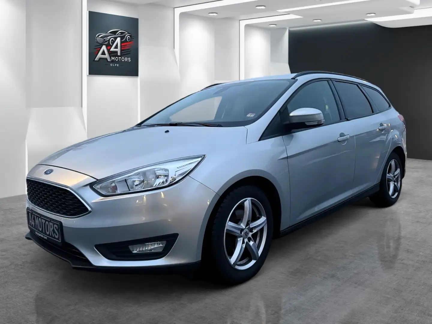 Ford Focus *1.HAND* TÜV NEU * AHK * SHZ *8x Alureifen Argent - 1