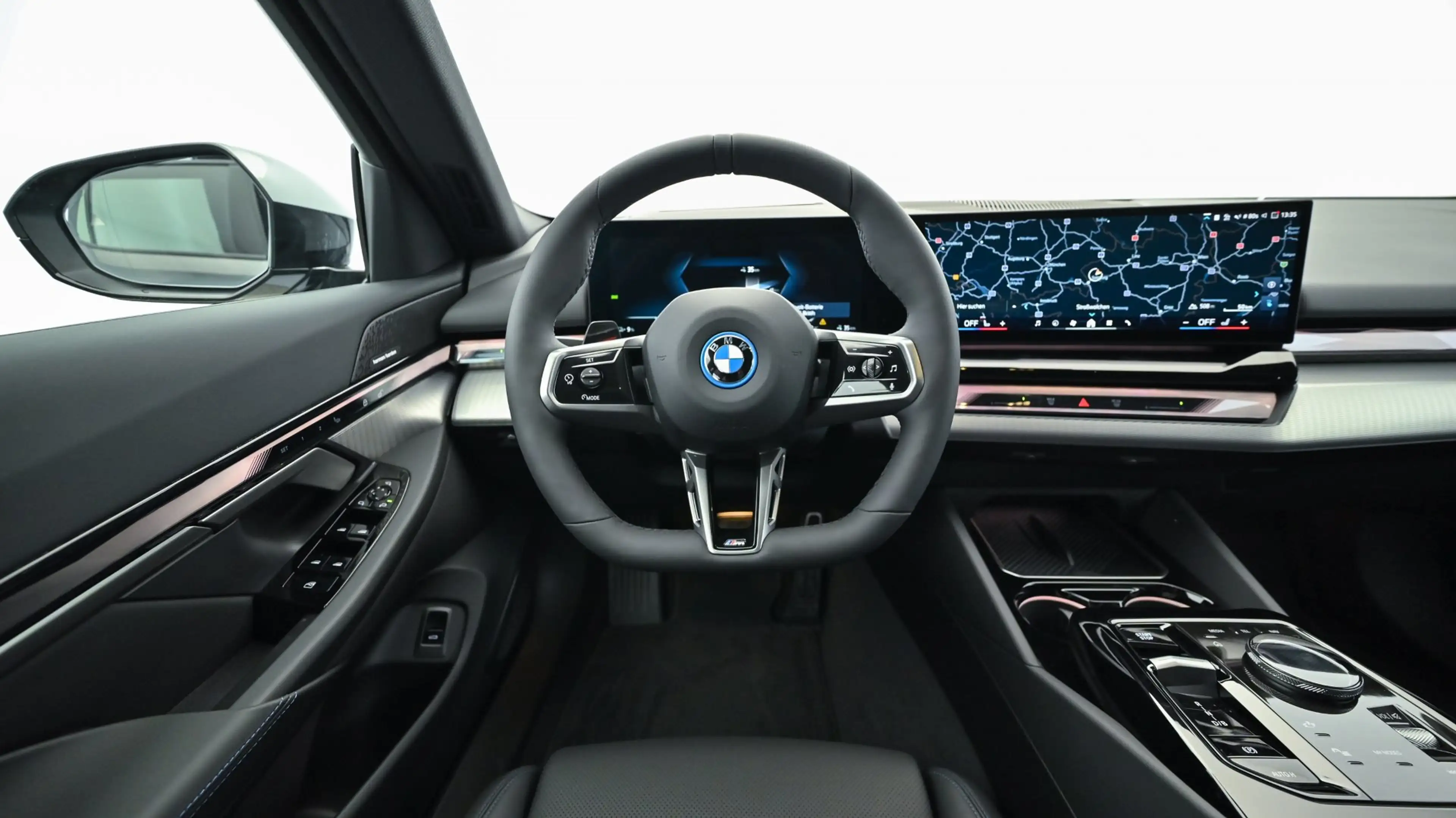 BMW i5 xDrive40 — photo 9