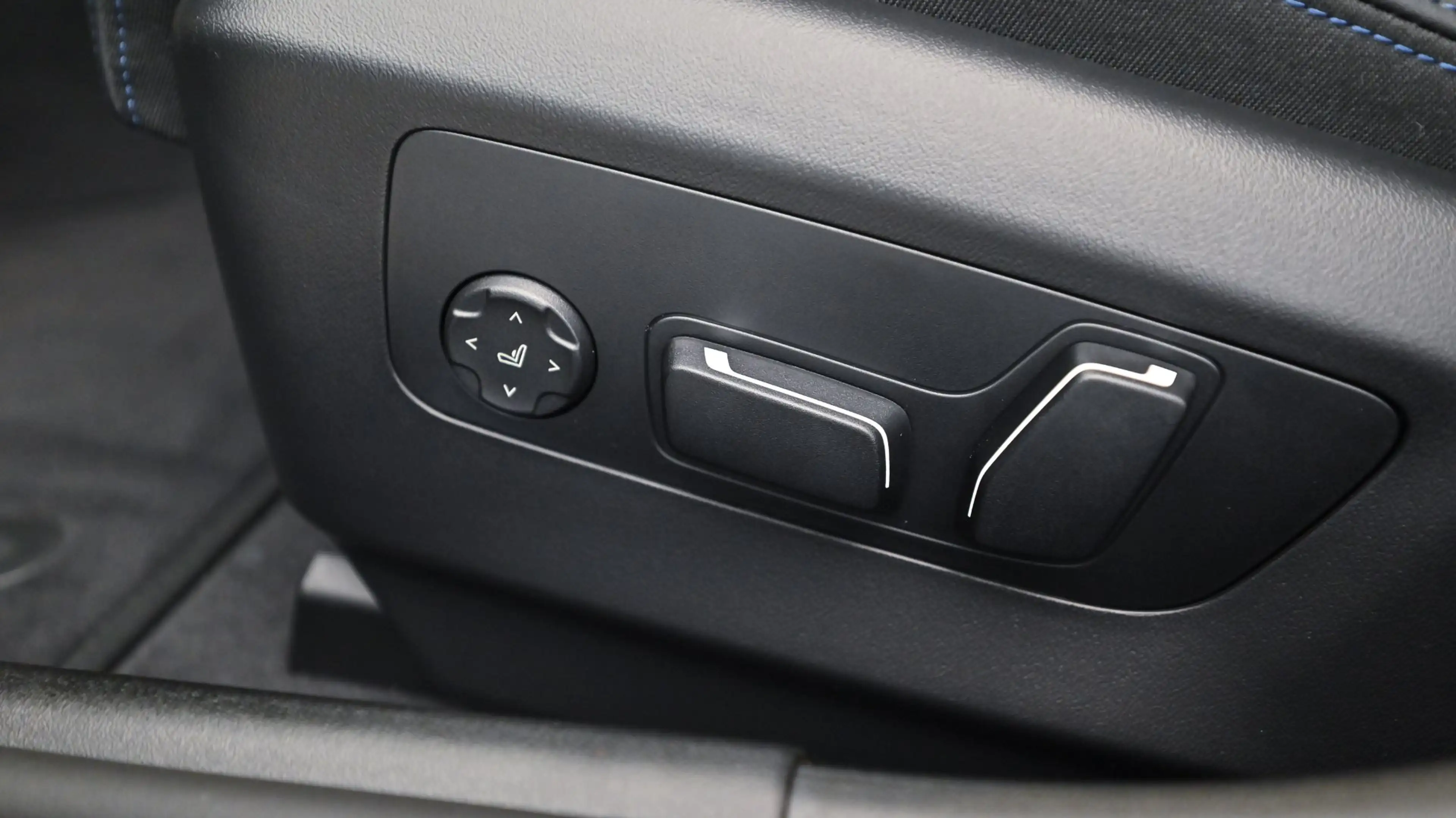 BMW i5 xDrive40 — photo 14