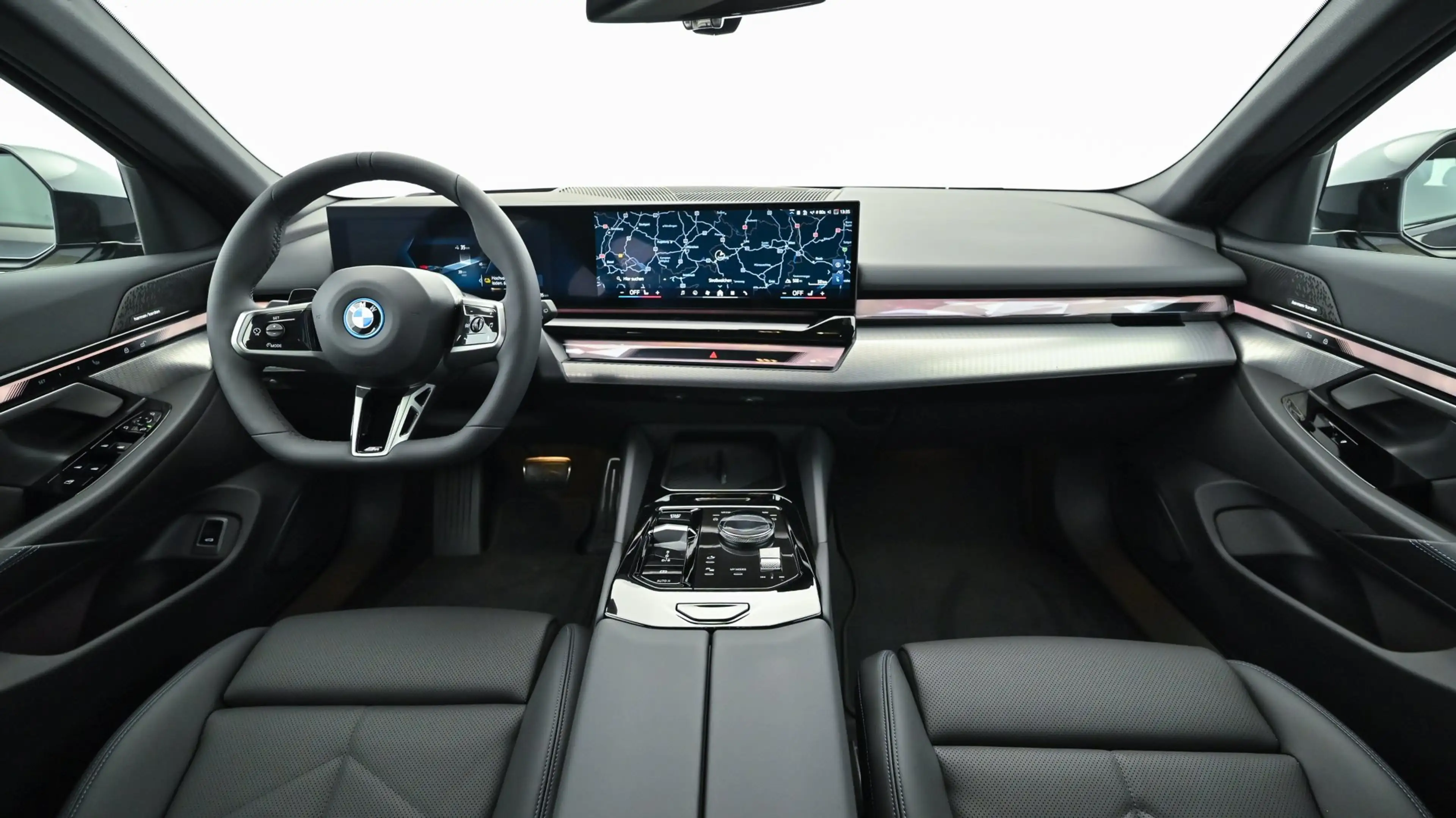 BMW i5 xDrive40 — photo 8