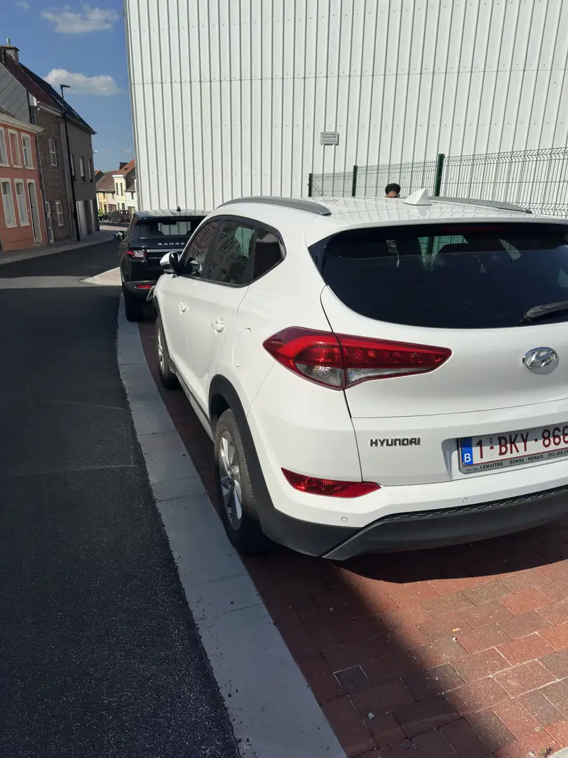Hyundai TUCSON - 1