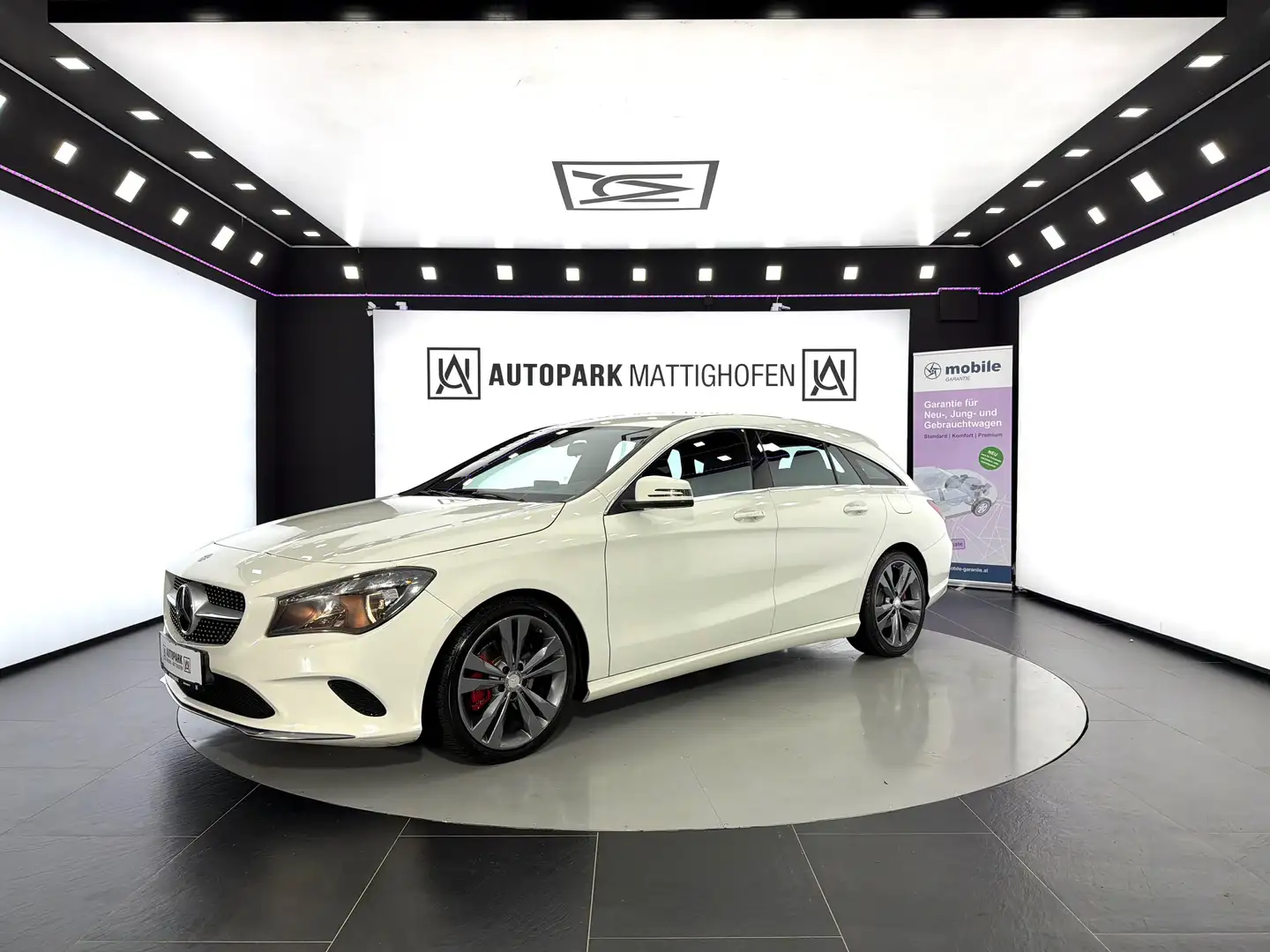 Mercedes-Benz CLA 200 d Shooting Brake Urban *NAVI*SZH* Weiß - 2