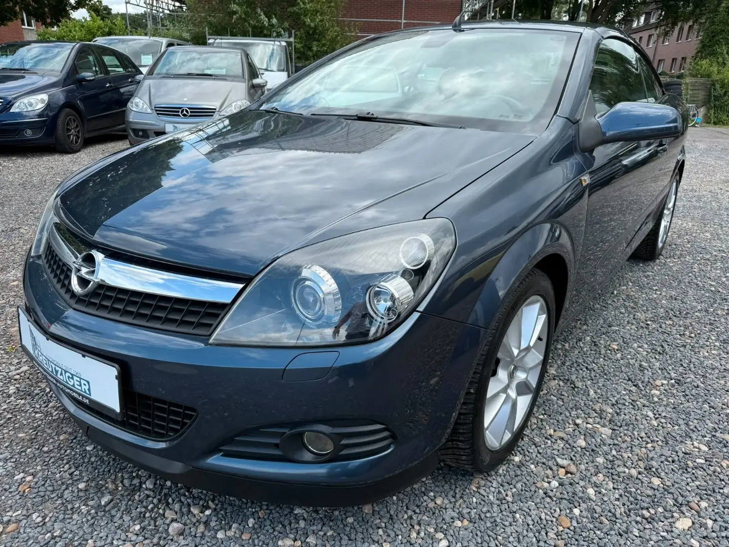 Opel Astra Endless Summer 1.8 Automatik Blau - 1