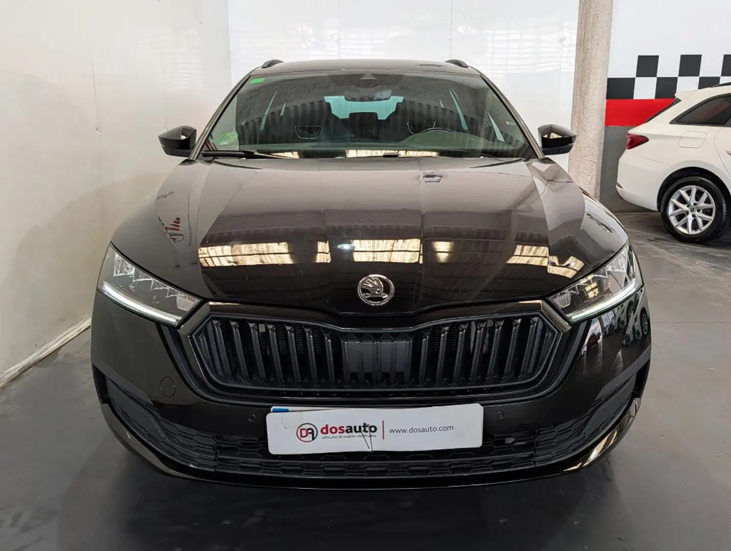 Skoda Octavia Combi 2.0TDI Sport DSG 110kW Negro - 2