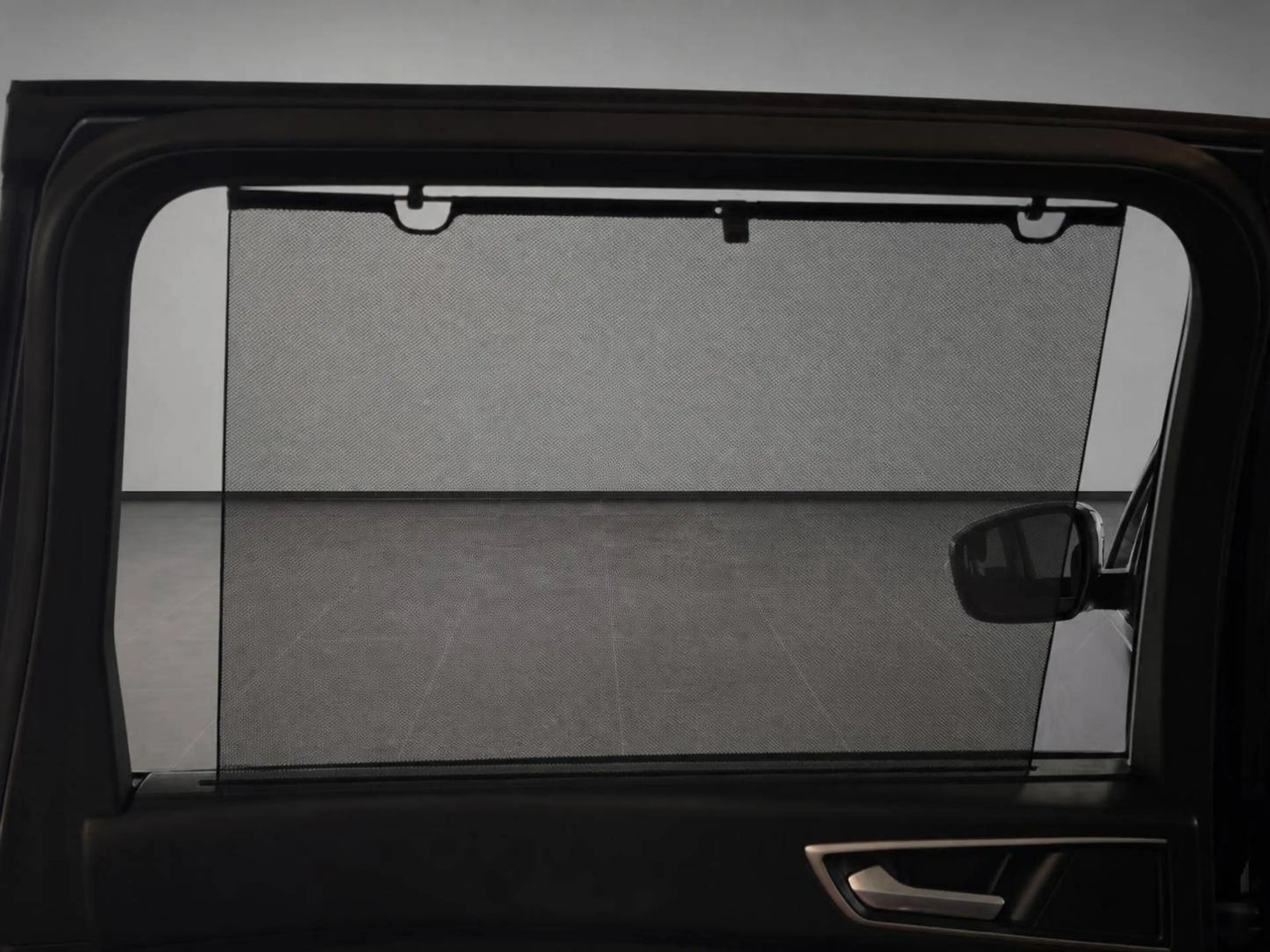 Ford Galaxy Hybrid Titanium — photo 14