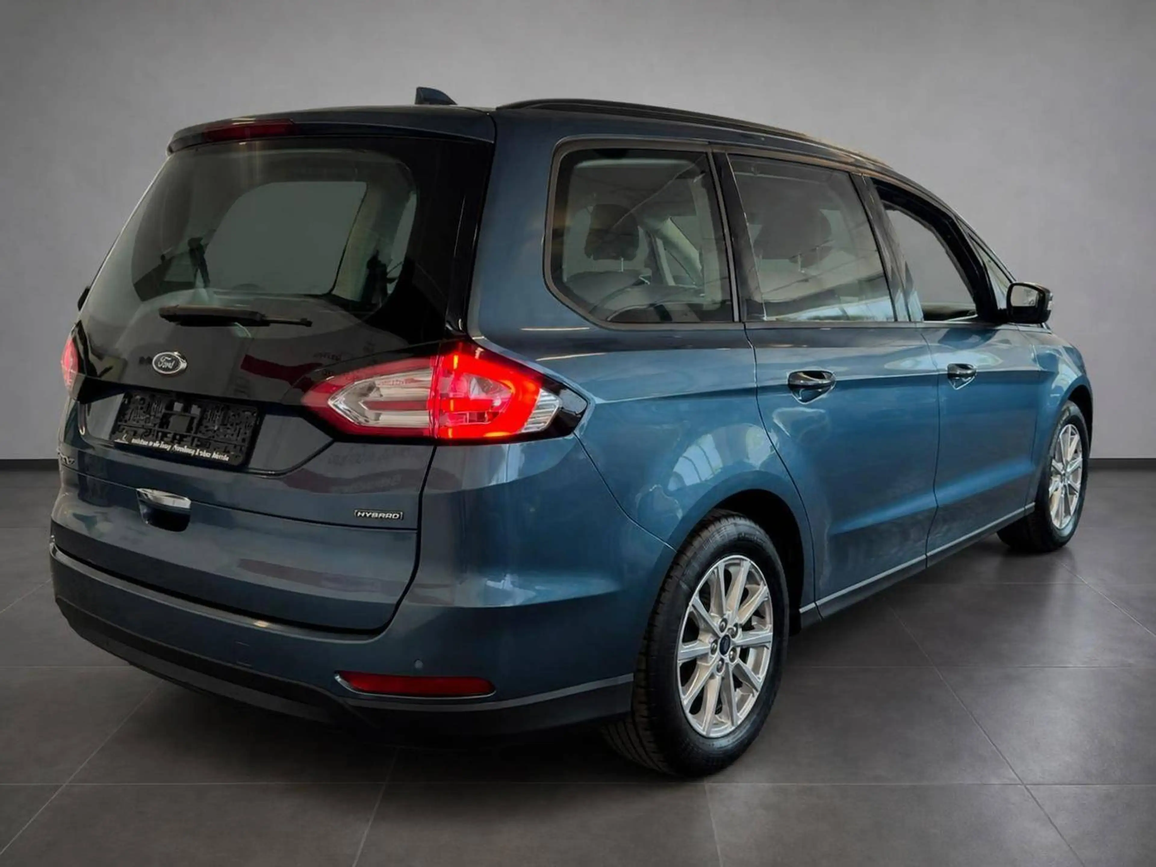 Ford Galaxy Hybrid Titanium — photo 5