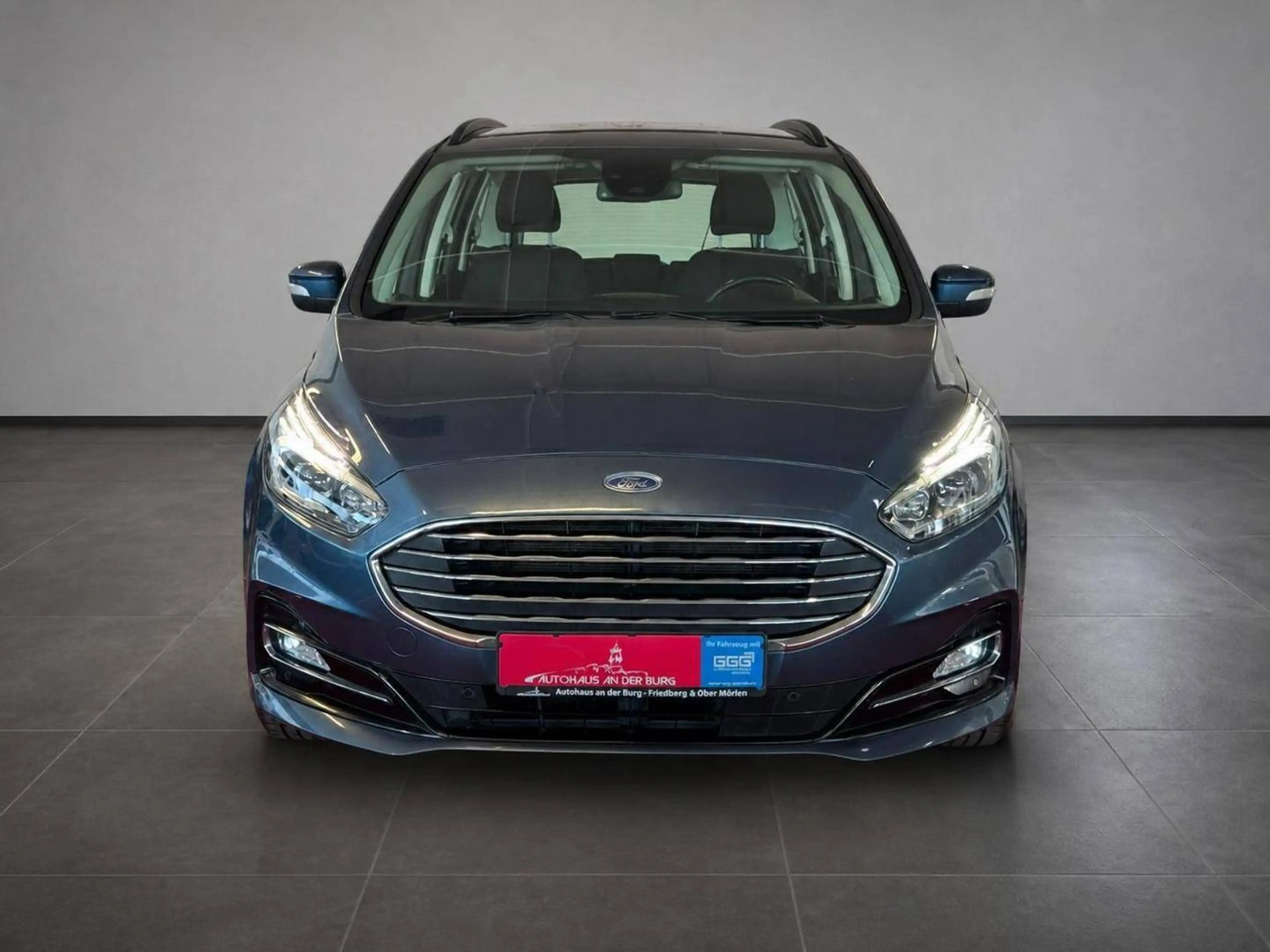 Ford Galaxy Hybrid Titanium — photo 2