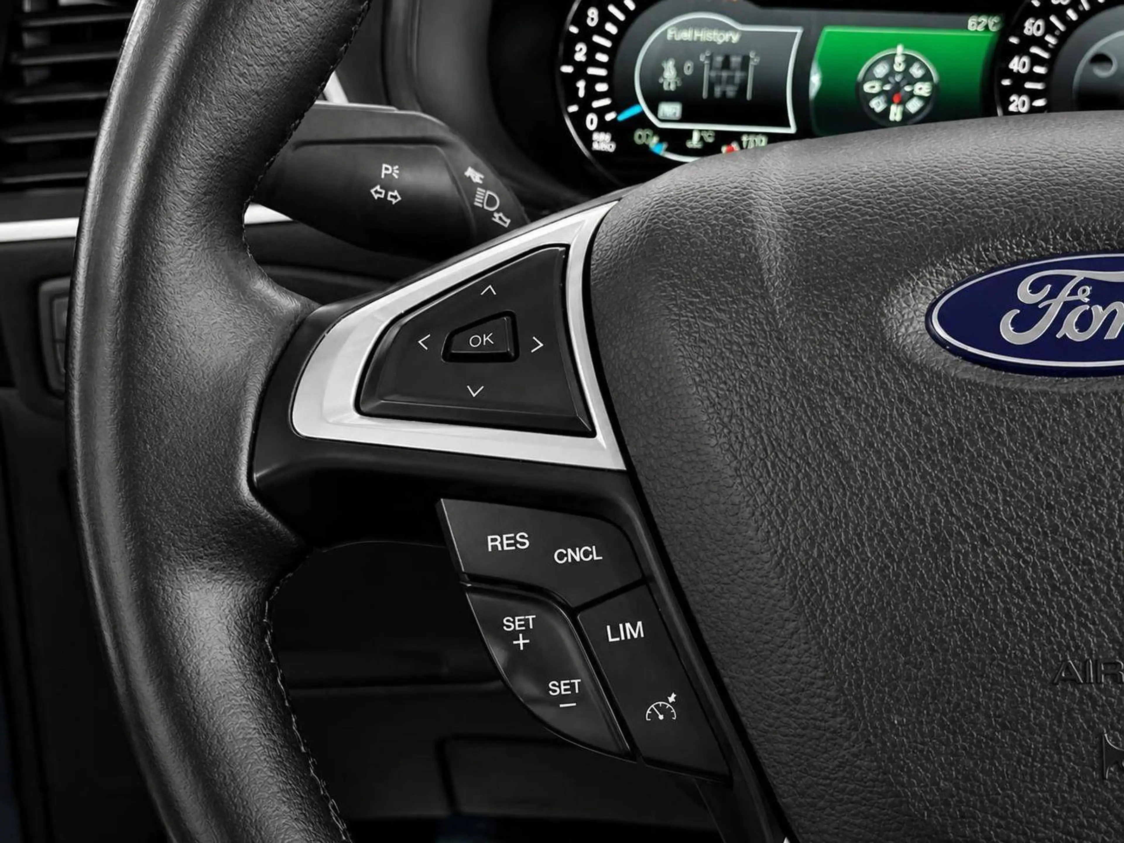 Ford Galaxy Hybrid Titanium — photo 9