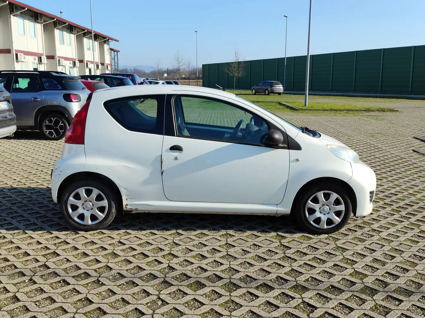 Peugeot 107 107+2005+1.0+12(desir)+3p Bianco - 1