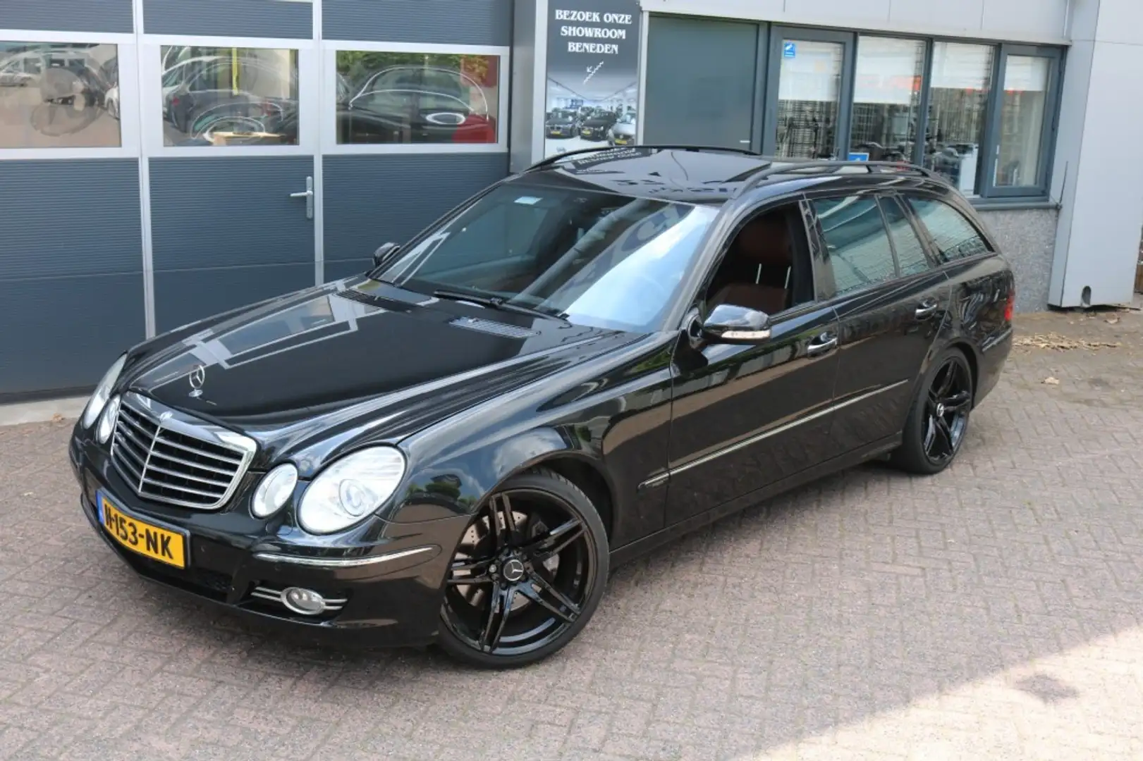 Mercedes-Benz 280 280 Classic SCHUIFKANTELDAK-AUTOM.-GOED ONDERHOUDE Zwart - 2
