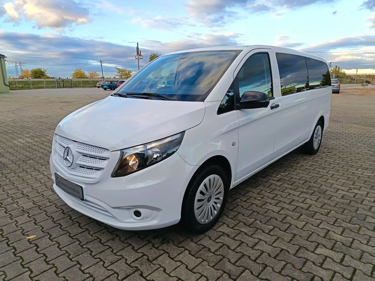 Mercedes-Benz Vito Tourer 116 CDI 4-MATIC 8-Sitzer extralang Weiß - 1