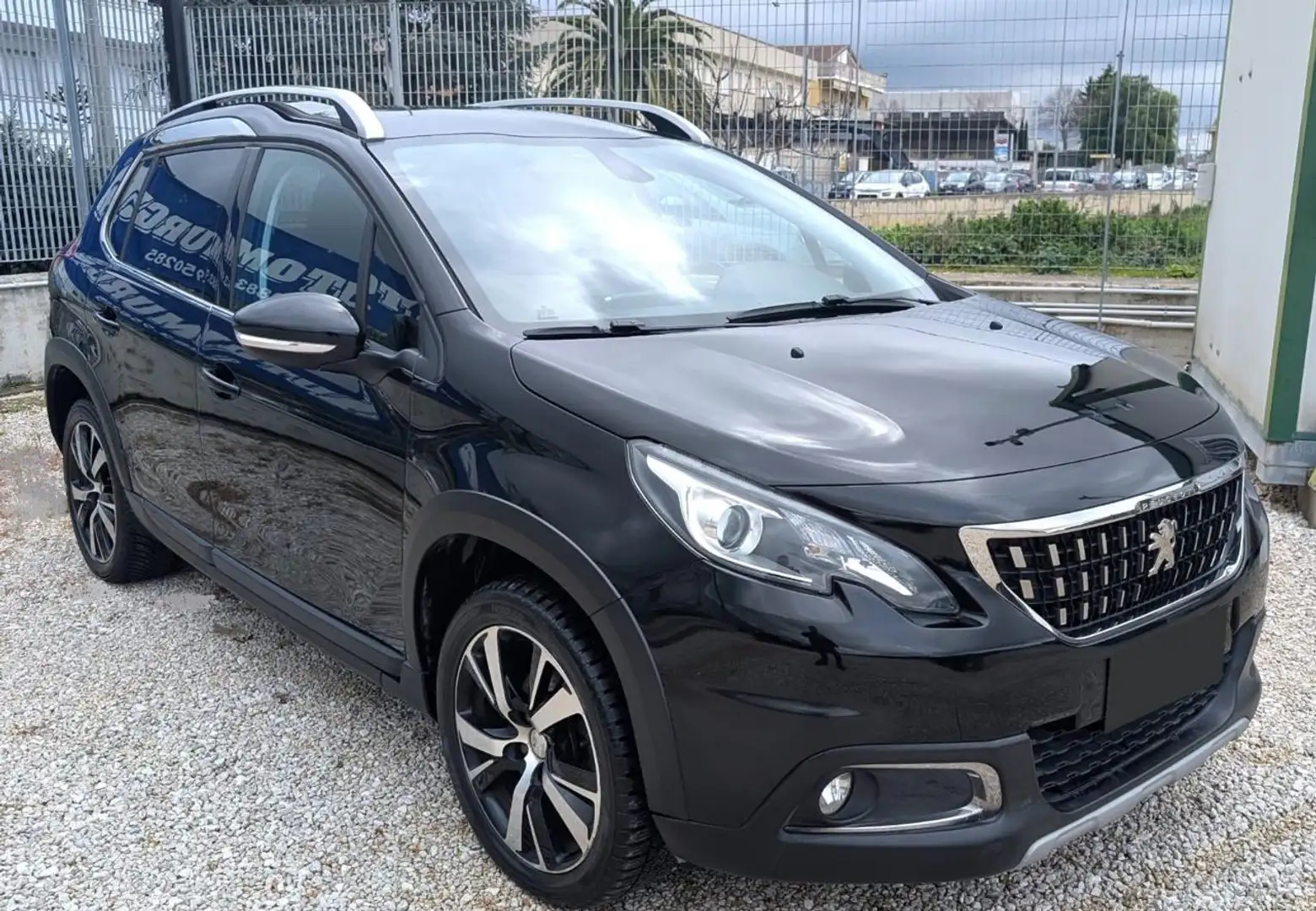 Peugeot 2008 BlueHDi 120 S&S GT Line Noir - 2