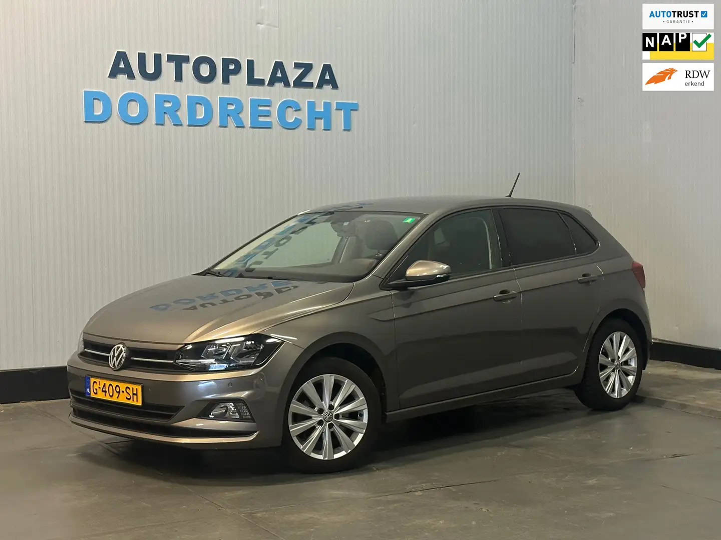 Volkswagen Polo 1.0 TSI Comfortline Business Virtual / PDC / Navi Grijs - 1
