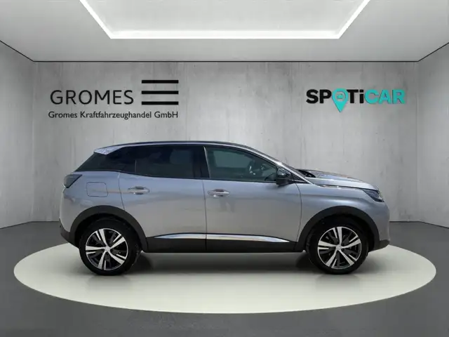 Peugeot 3008 view 2