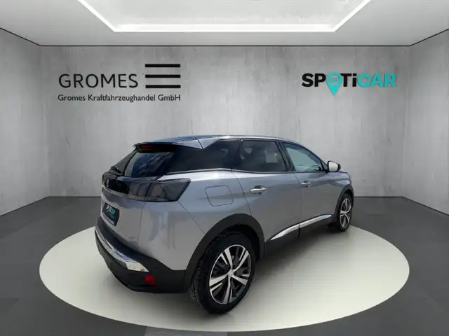 Peugeot 3008 view 3