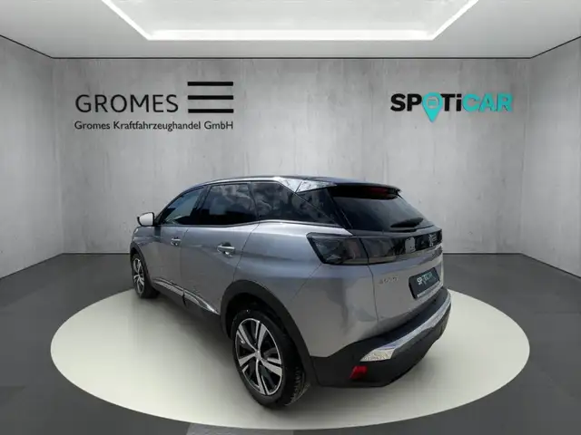 Peugeot 3008 view 5