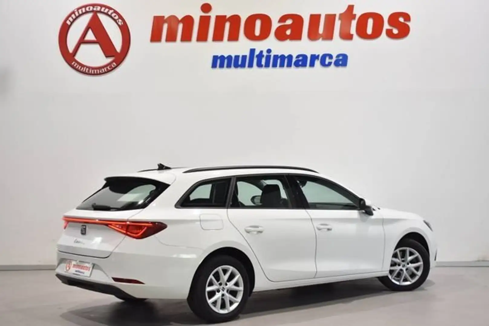 SEAT Leon 2.0 TDI 115 CV REFERENCE GO Blanco - 2