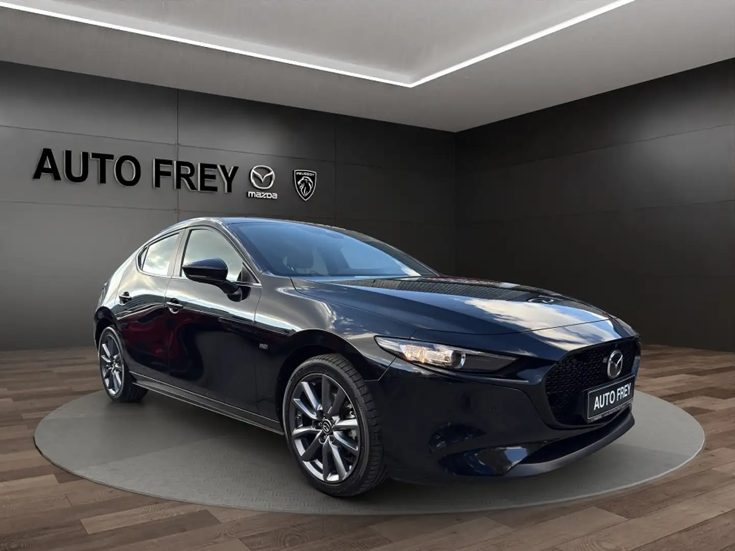 Mazda 3 122PS Selection 360°+PRE-P+ACAA+KLIMA+MRCC+NAVI+HE Schwarz - 1