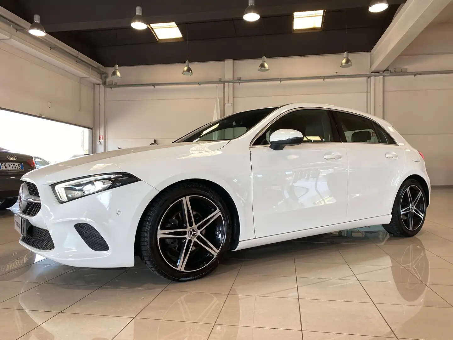 Mercedes-Benz A 180 d Automatic Sport 18'' FULL LED PRIVACY PRONTA Blanc - 1