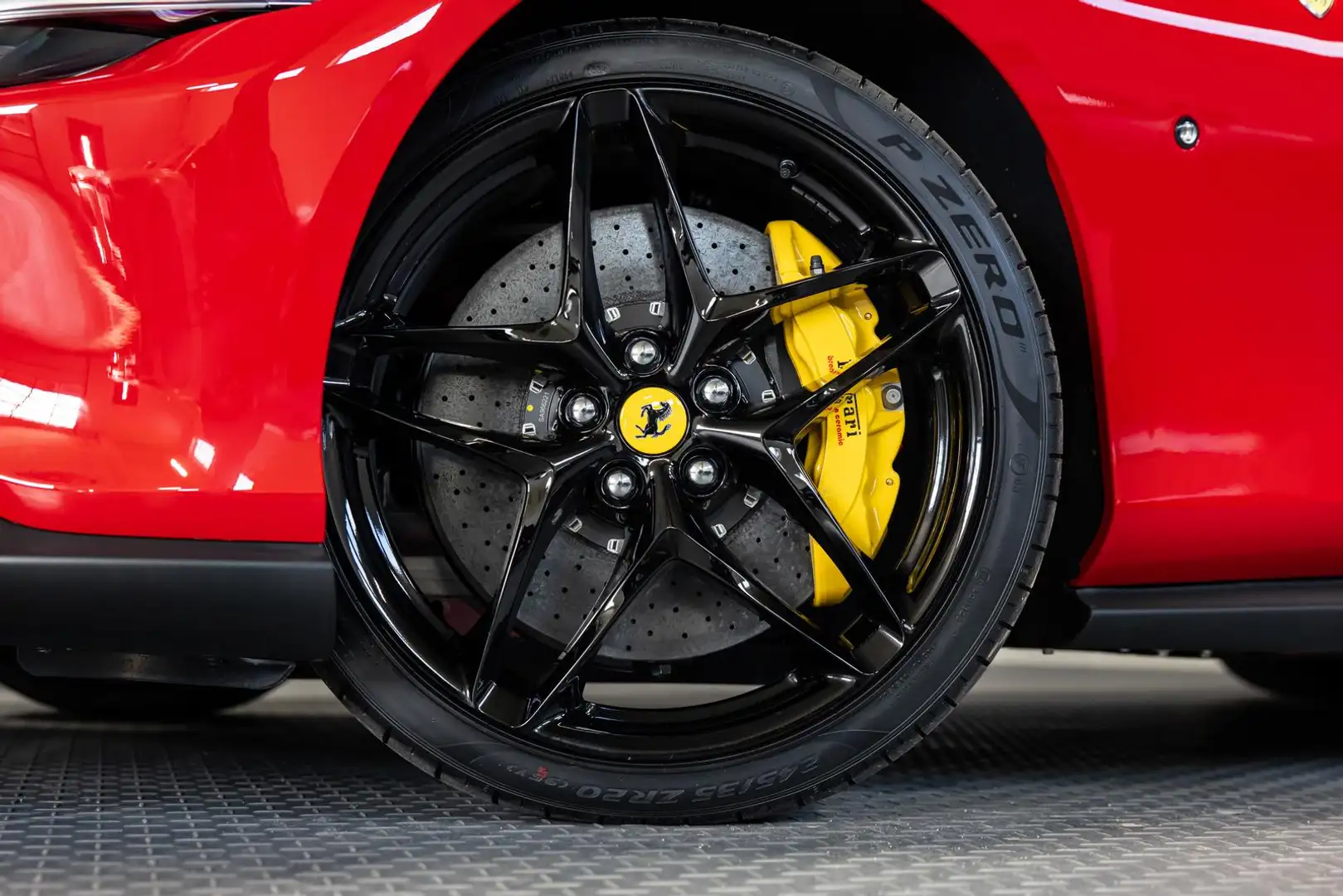 Ferrari Roma Spider AFS3 360° HIFI-Sound Daytona-Seats Rot - 2