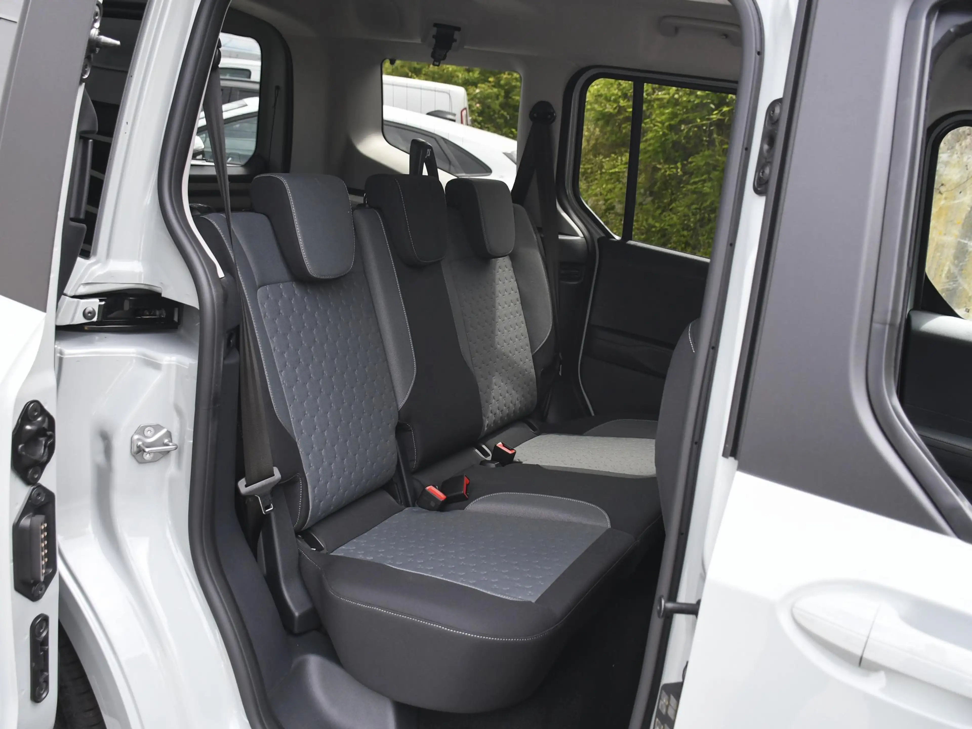 Ford Tourneo Titanium 46kWh 136pk Automaat 5-Pers. | CAMERA | A — photo 11