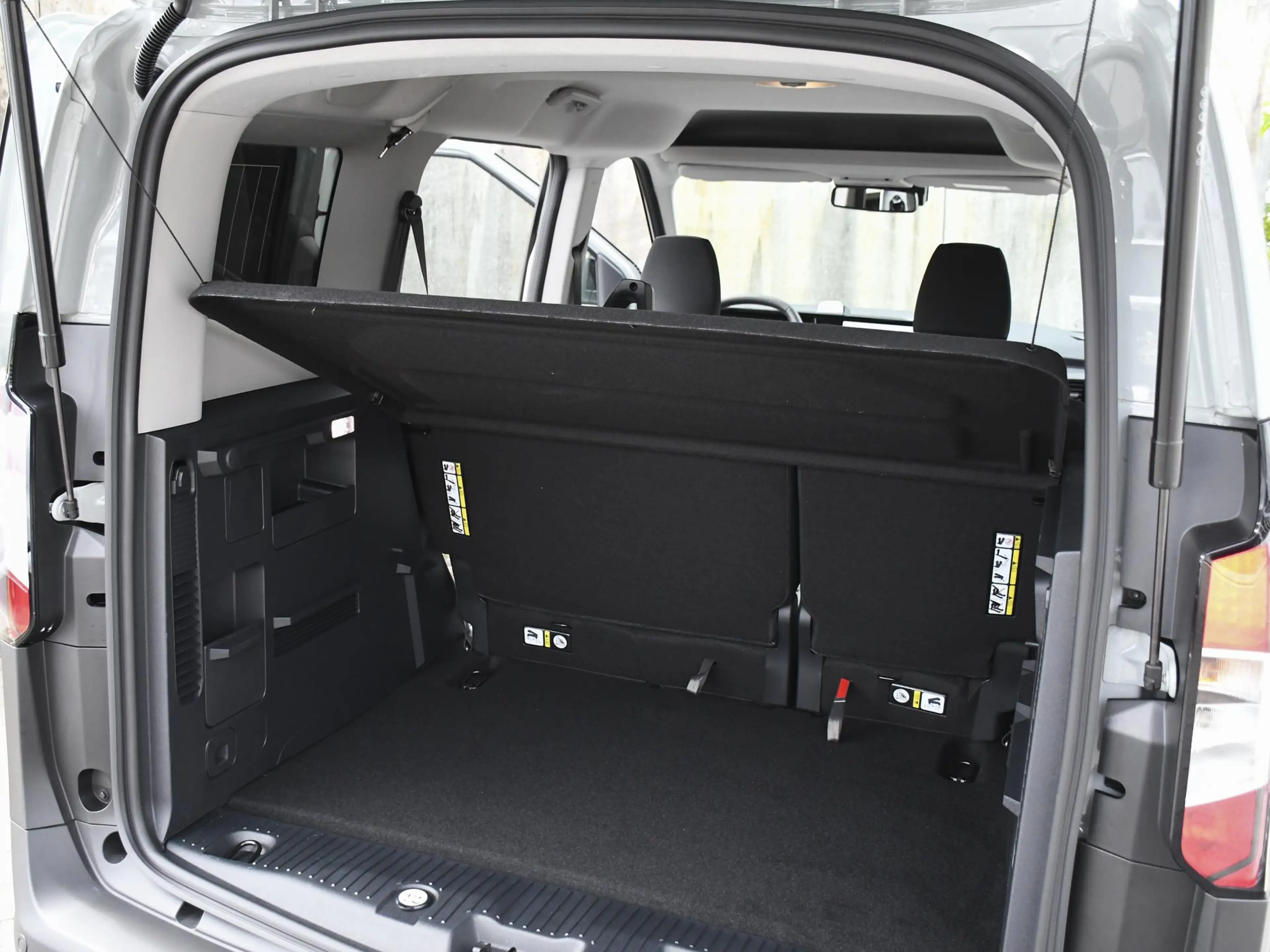 Ford Tourneo Titanium 46kWh 136pk Automaat 5-Pers. | CAMERA | A — photo 12