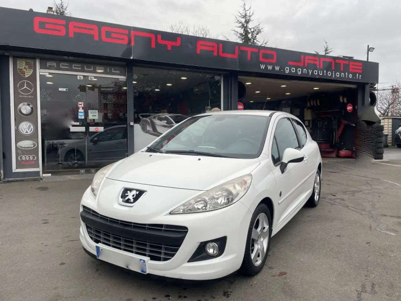 Peugeot 207 1.4 VTI URBAN MOVE 3P GPS