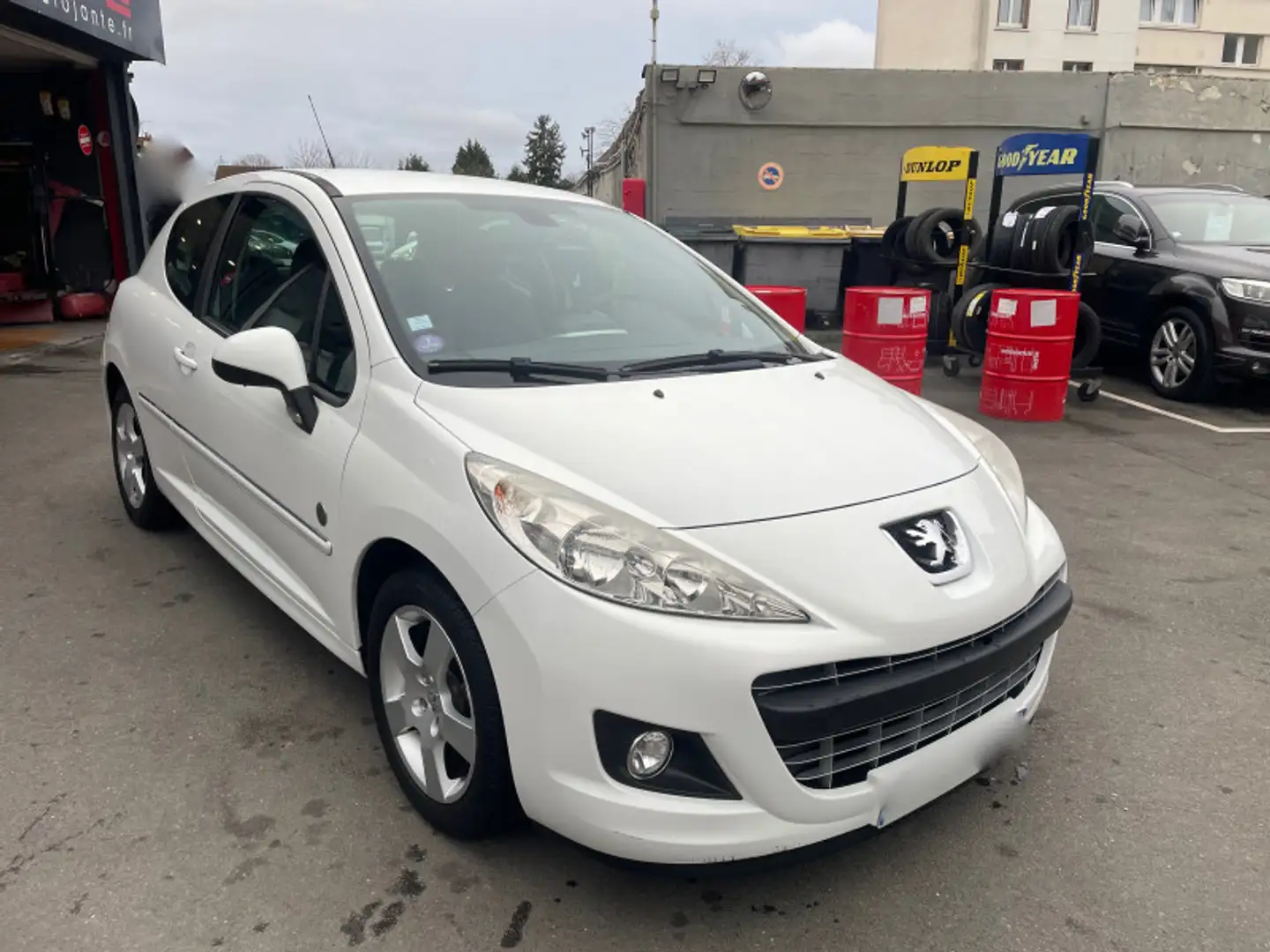 Peugeot 207 1.4 VTI URBAN MOVE 3P GPS Blanc - 2