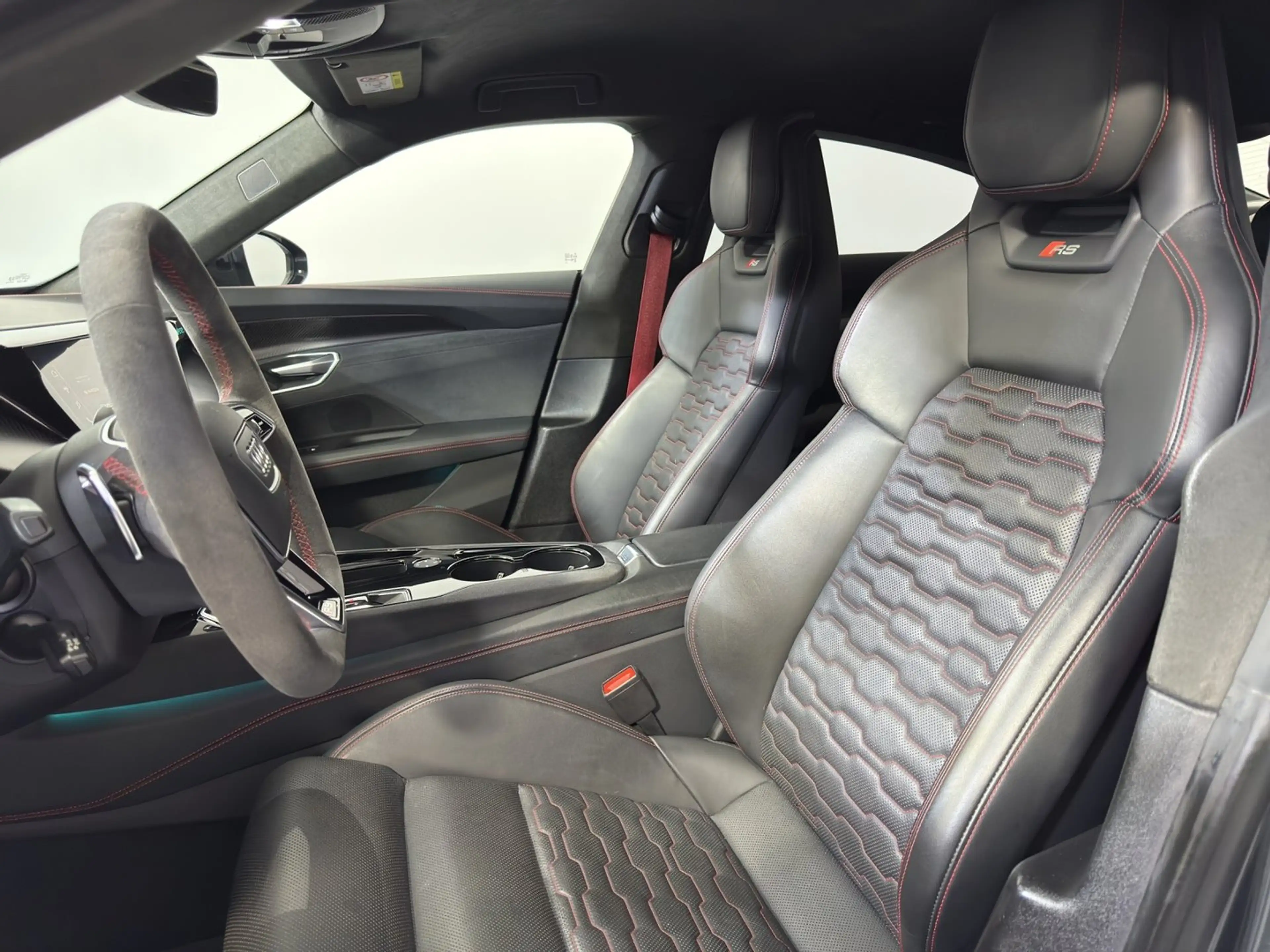 Audi RS e-tron GT — photo 14
