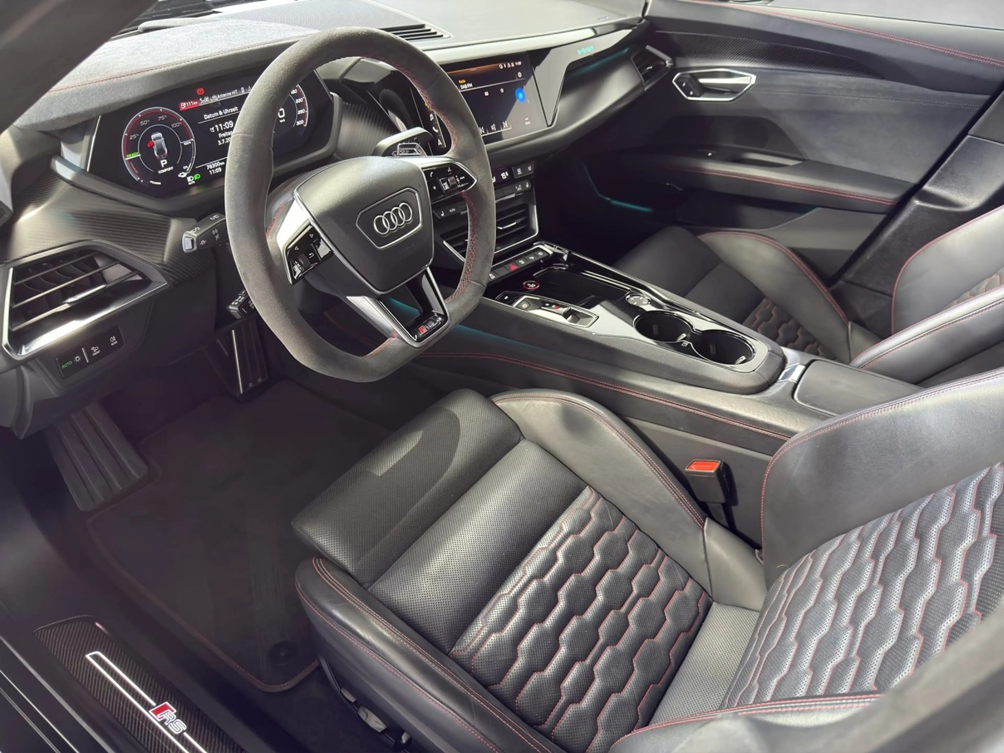 Audi RS e-tron GT — photo 6