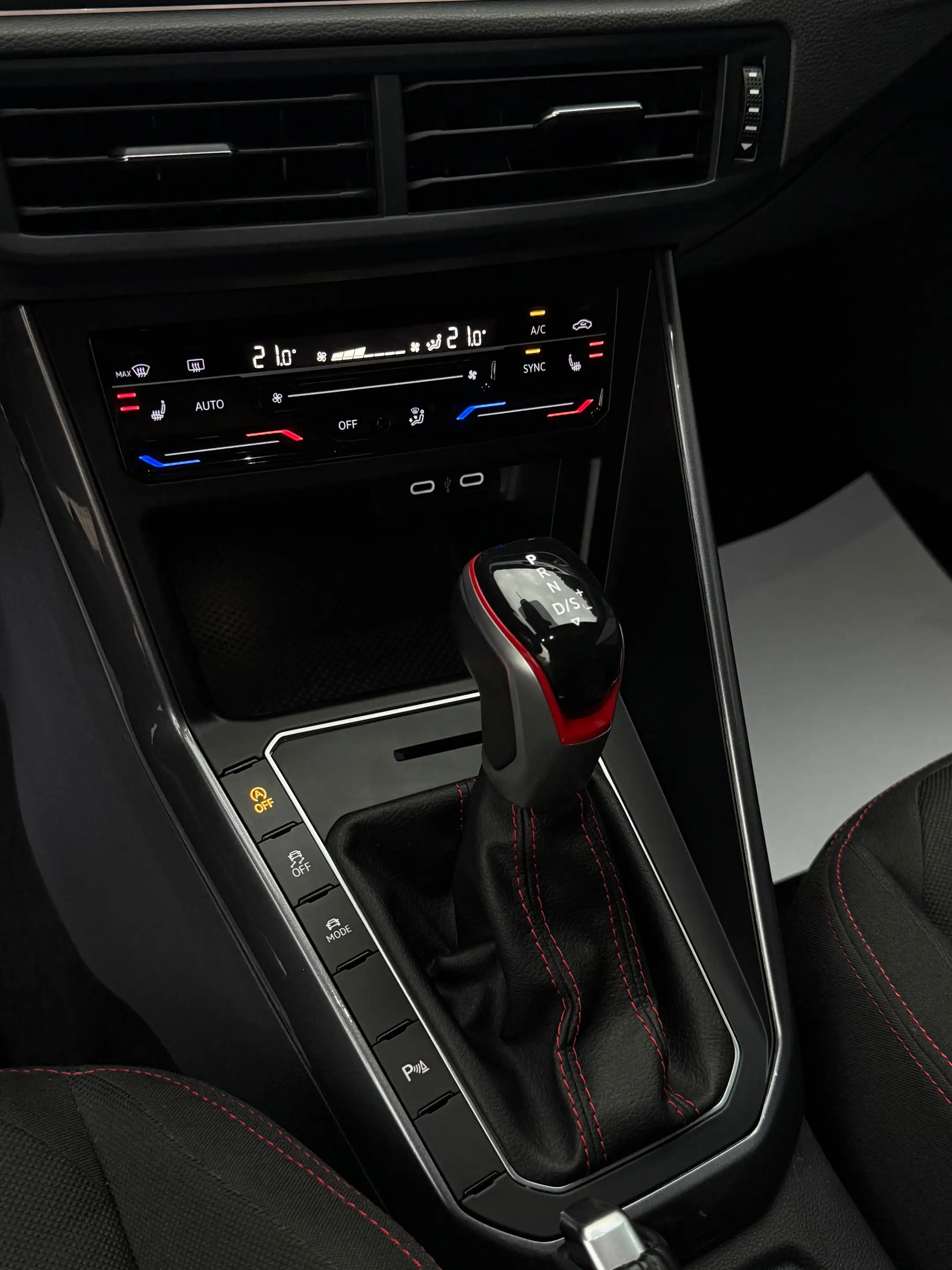 Volkswagen Polo GTI Polo GTI 2.0 TSI DSG - CarPlay • GARANTIE • — photo 12