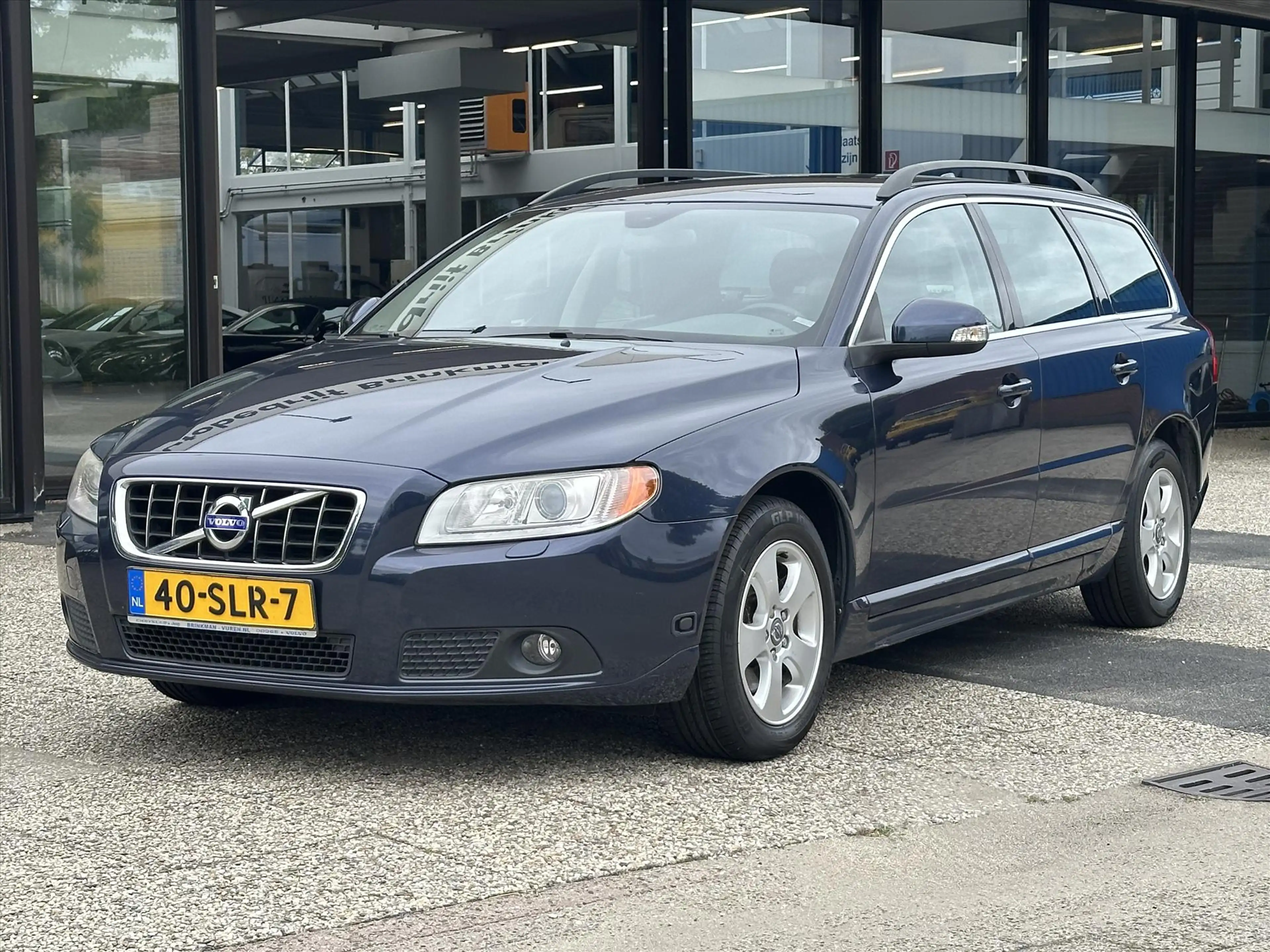 Volvo V70 2.0 107KW FLEXIFUEL Momentum YOUNGTIMER — photo 2