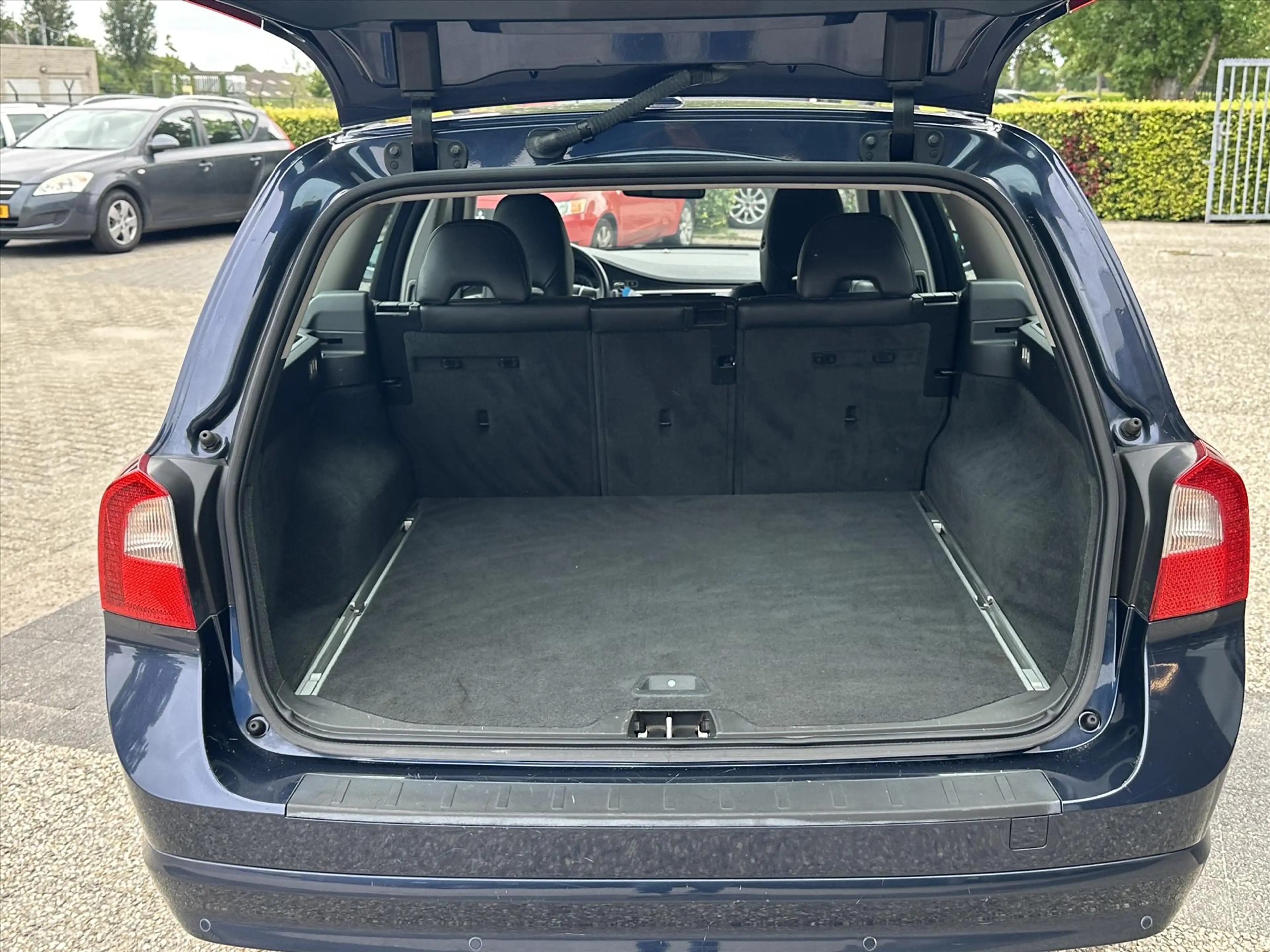 Volvo V70 2.0 107KW FLEXIFUEL Momentum YOUNGTIMER — photo 6