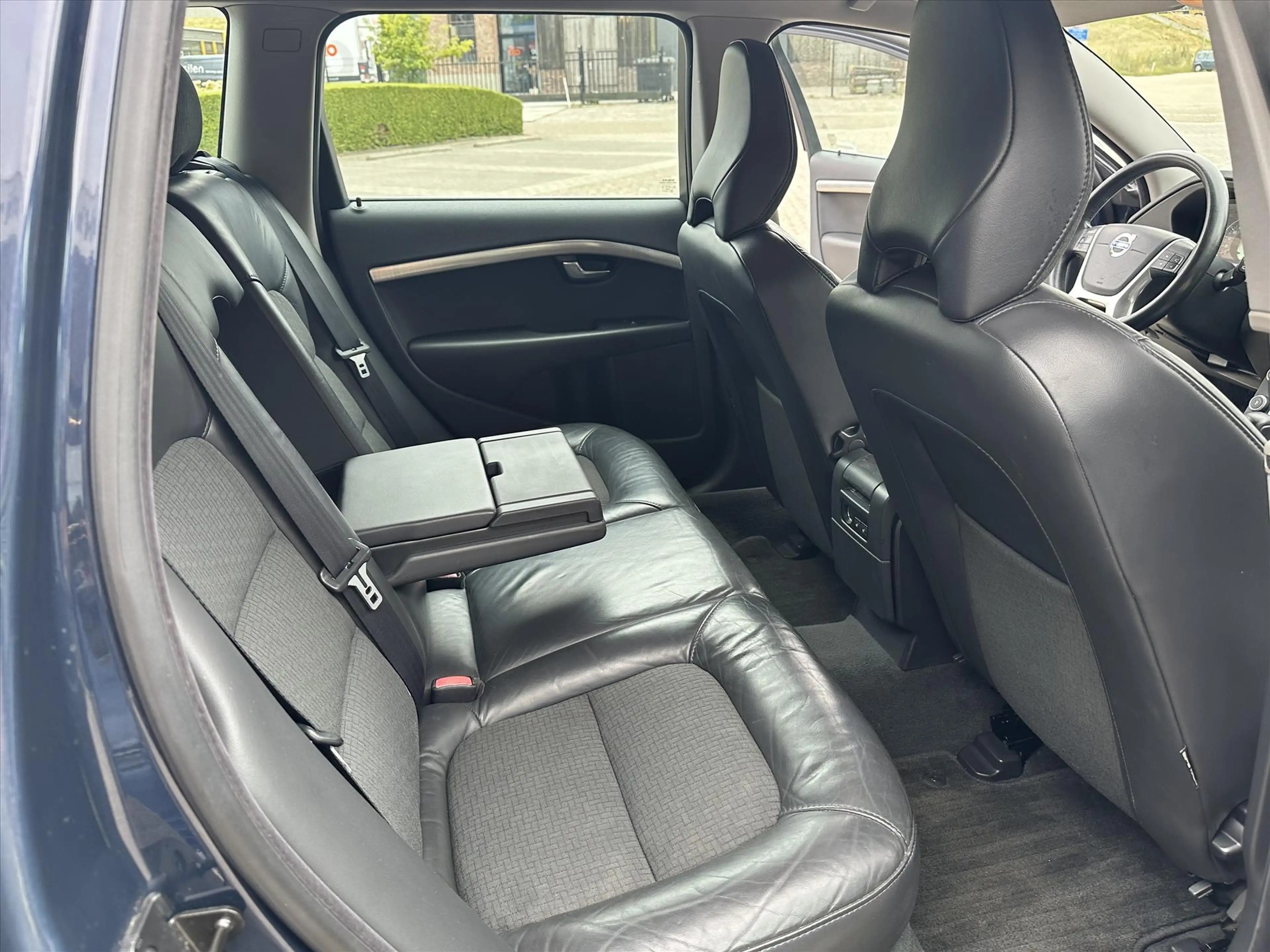Volvo V70 2.0 107KW FLEXIFUEL Momentum YOUNGTIMER — photo 14