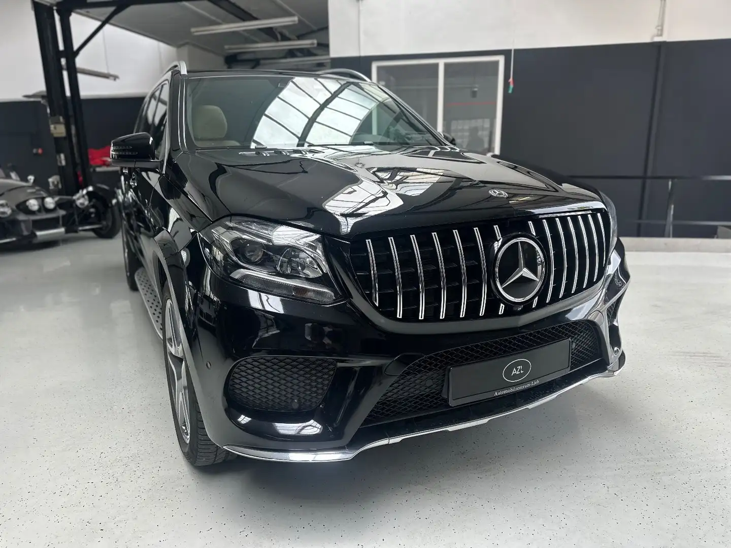 Mercedes-Benz GLS 400 4Matic Negru - 2