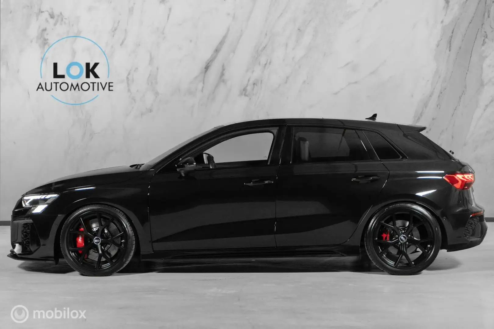 Audi RS3 2.0 TFSI RS 3 quattro Schwarz - 2