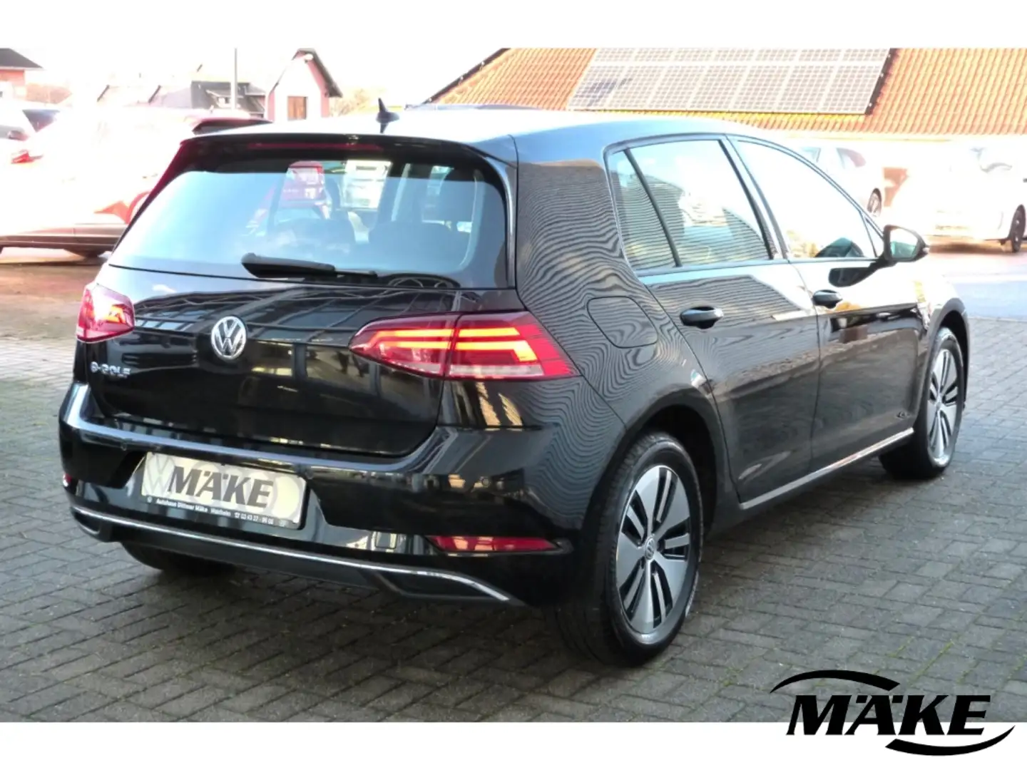 Volkswagen e-Golf Navi, LED, SHZ, PDC+, 2-Zonen Climatronic, Schwarz - 2