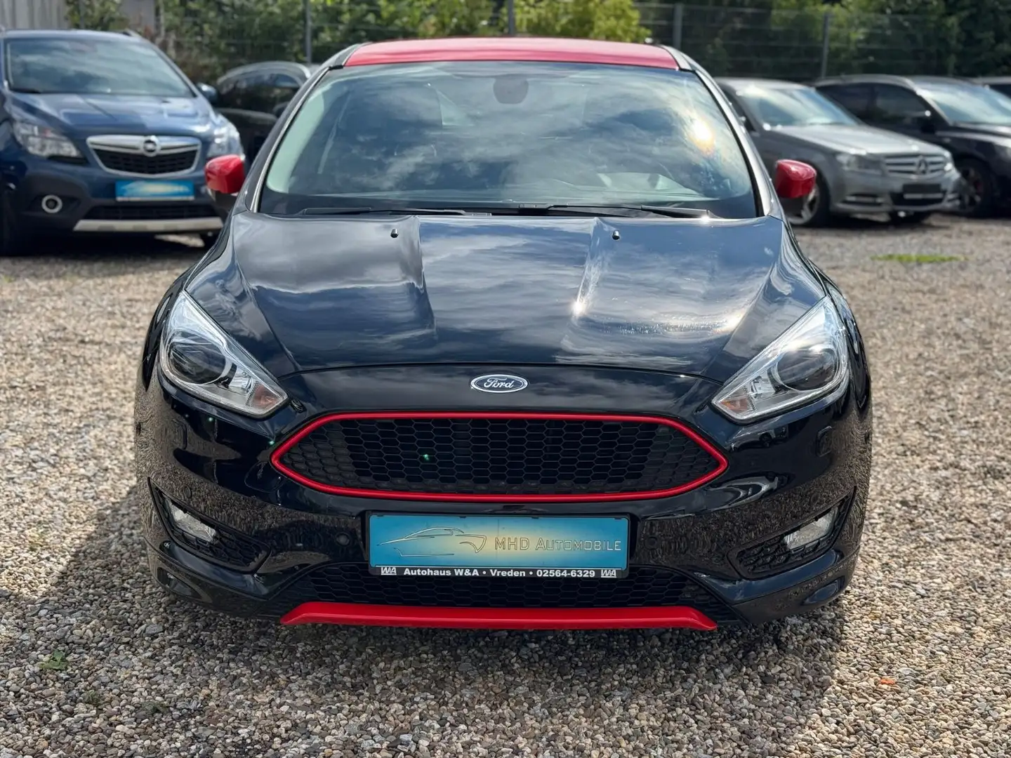 Ford Focus Lim. 1.5 ST-Line Sport *Bi-Xenon *Navi Schwarz - 2