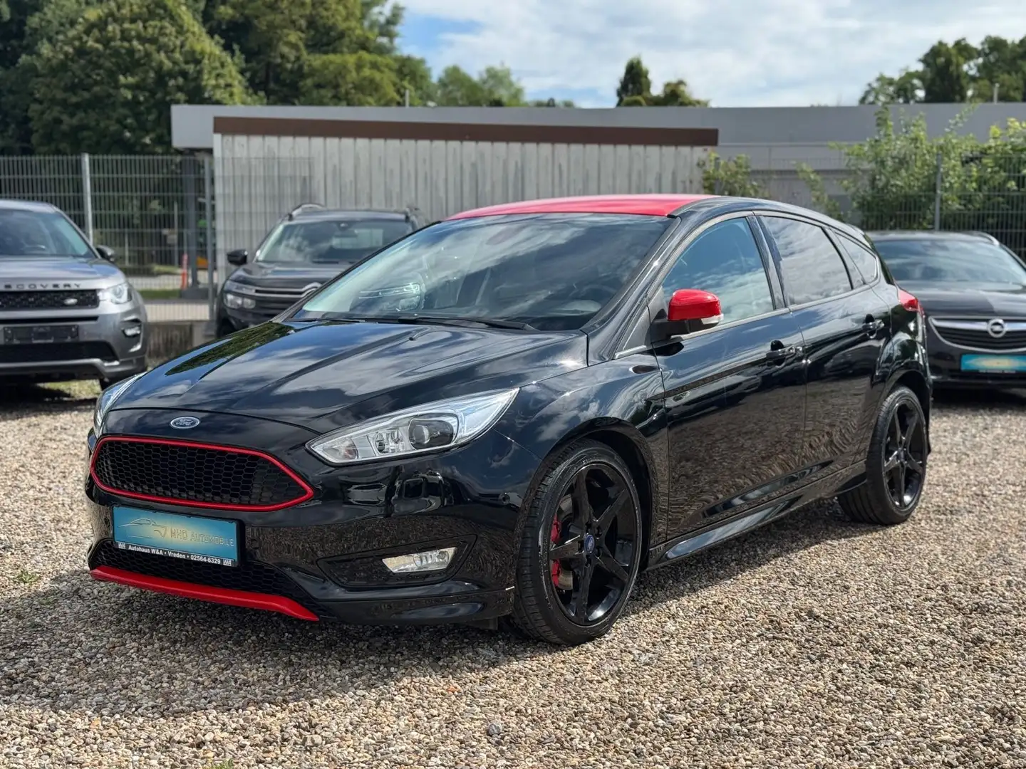 Ford Focus Lim. 1.5 ST-Line Sport *Bi-Xenon *Navi Schwarz - 1