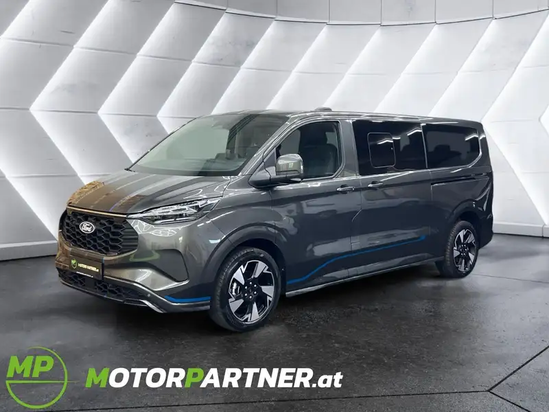 FORD Tourneo