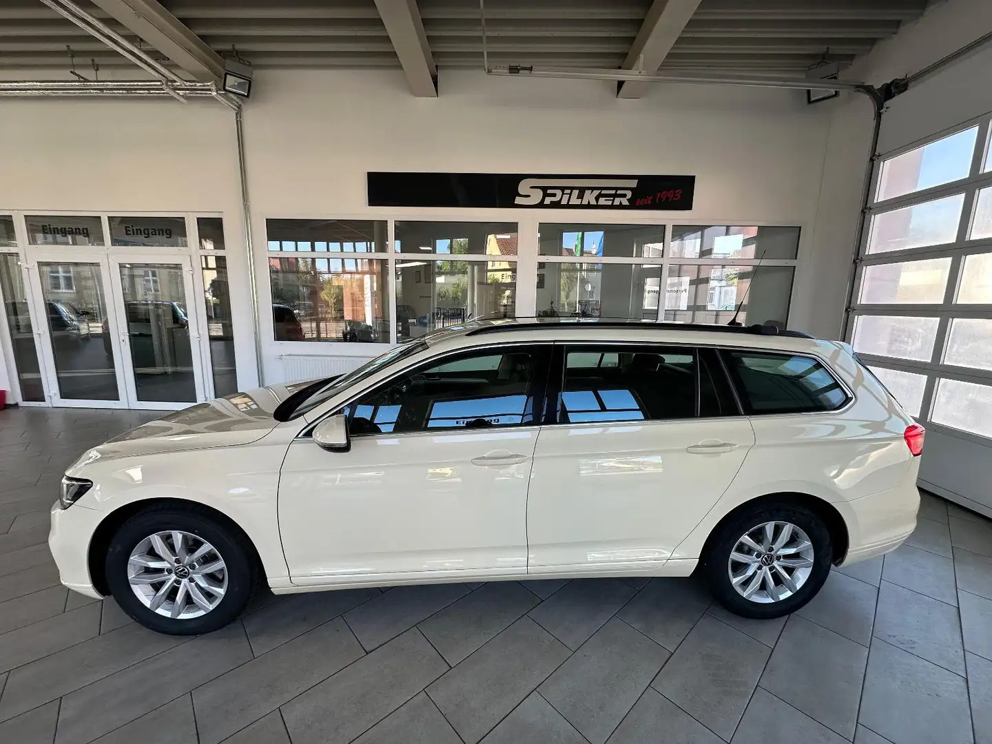 Volkswagen Passat Variant Business LED / DSG Beige - 1