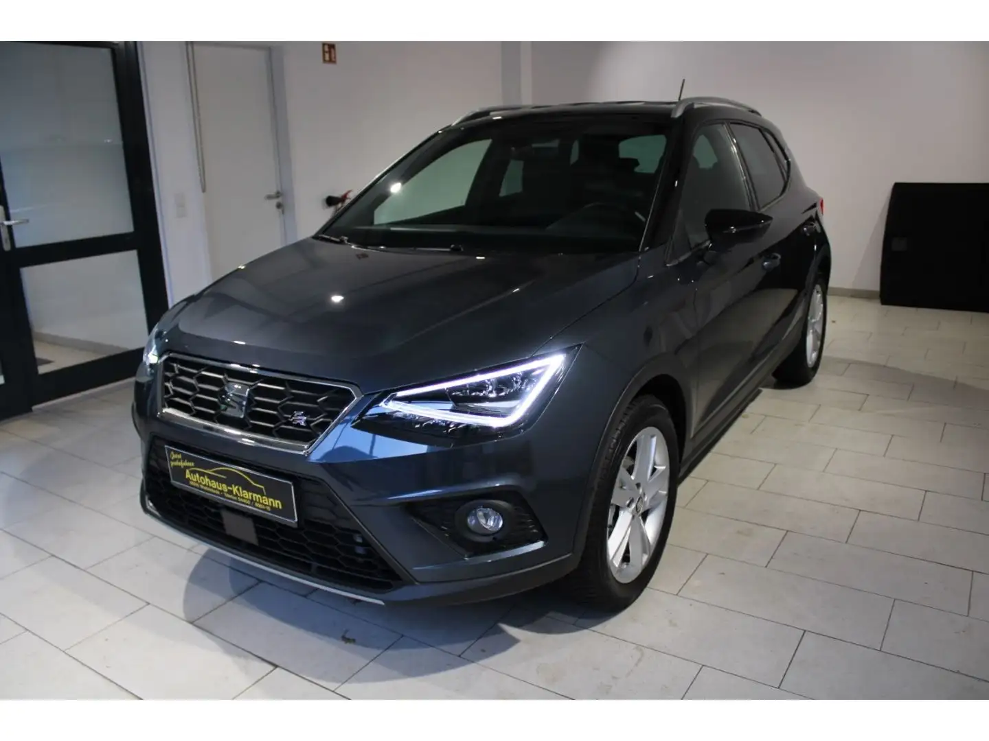 SEAT Arona FR 1.0 TSI EU6d Navi LED Sperrdiff. Apple Grijs - 1