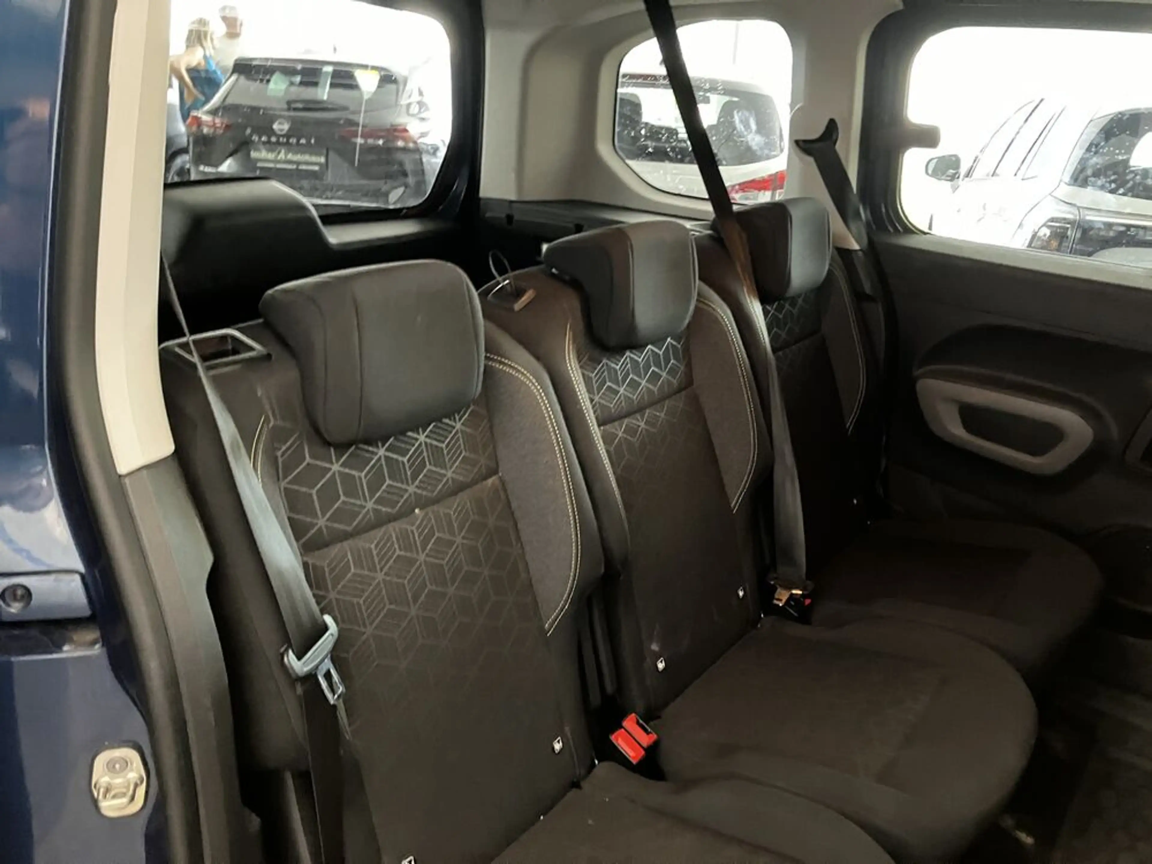 Peugeot Rifter 1,2 PureTech 110 S&S Active 8fach — photo 13